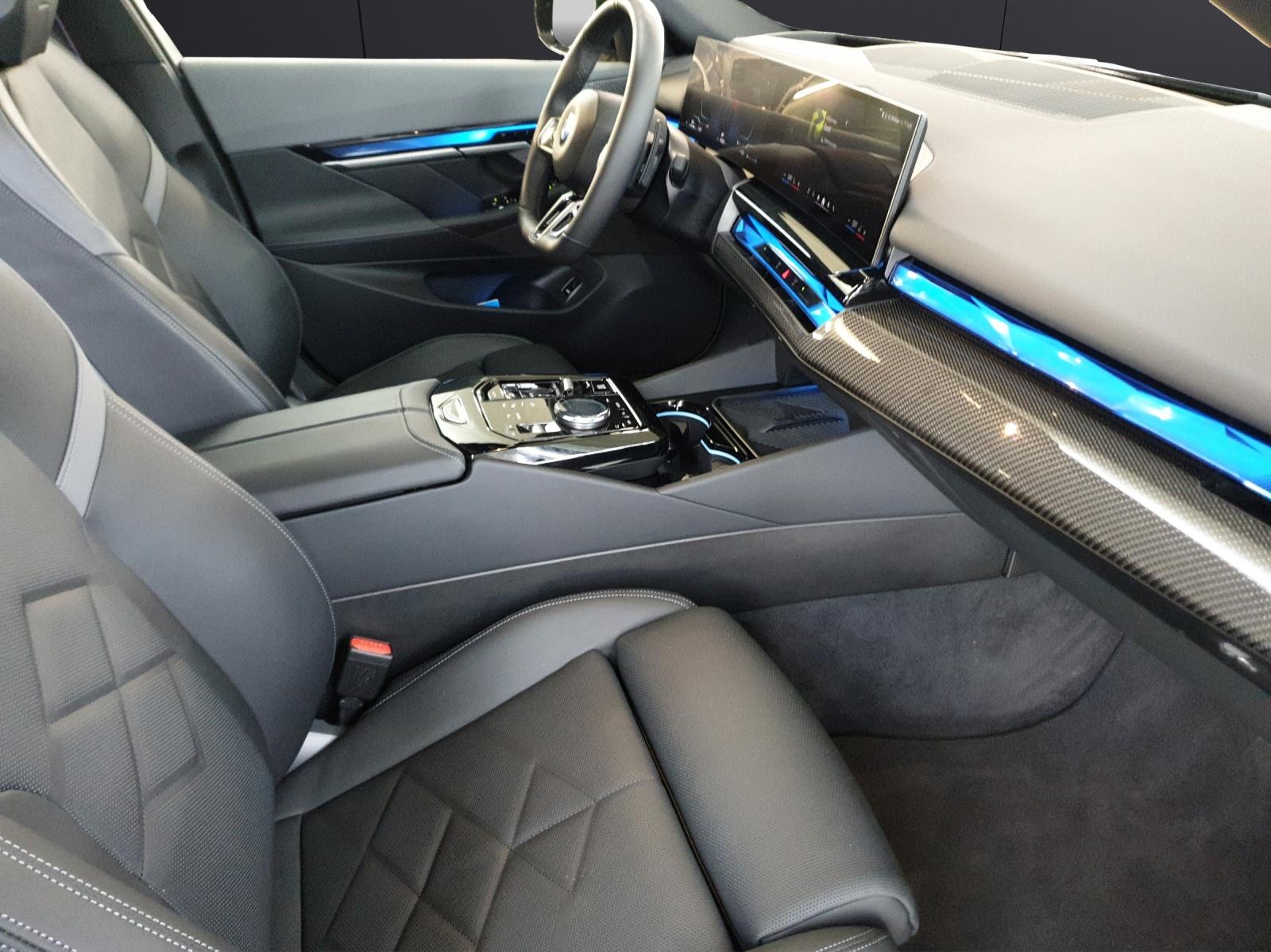 BMW 540d xDrive Touring-image-14