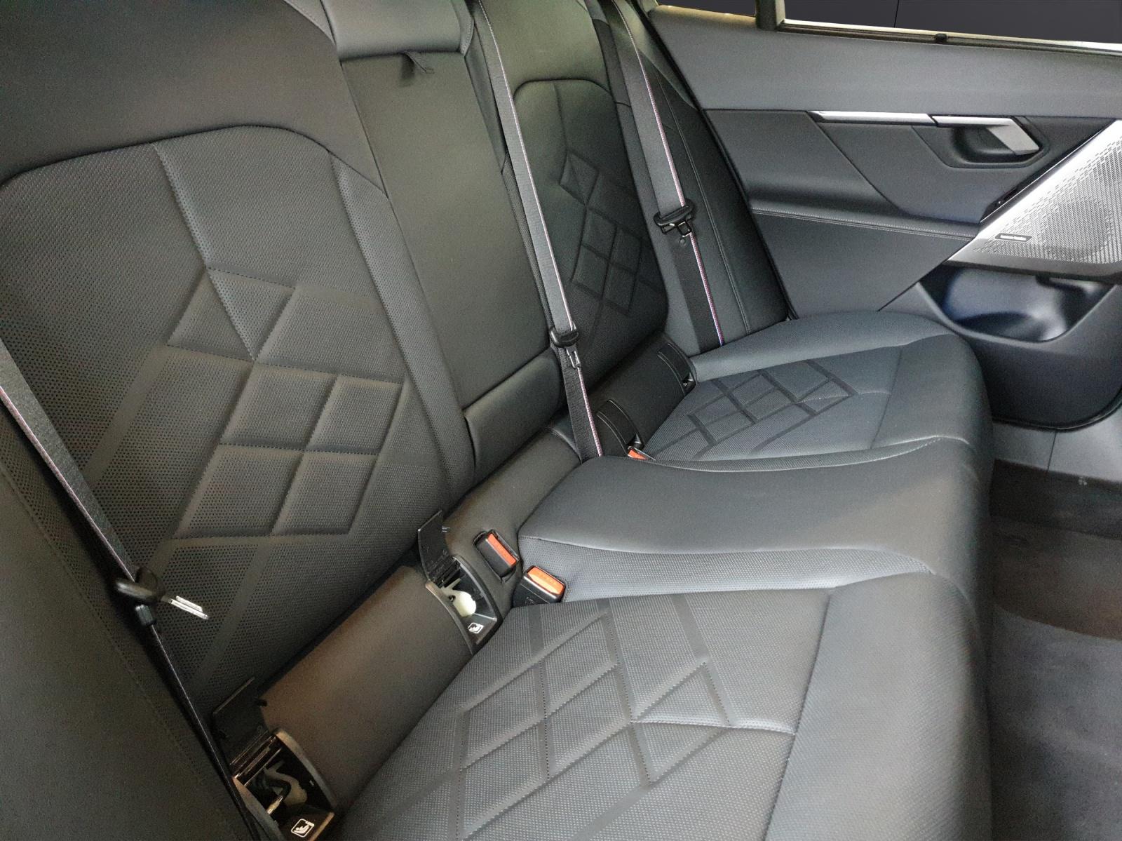 BMW 540d xDrive Touring-image-13