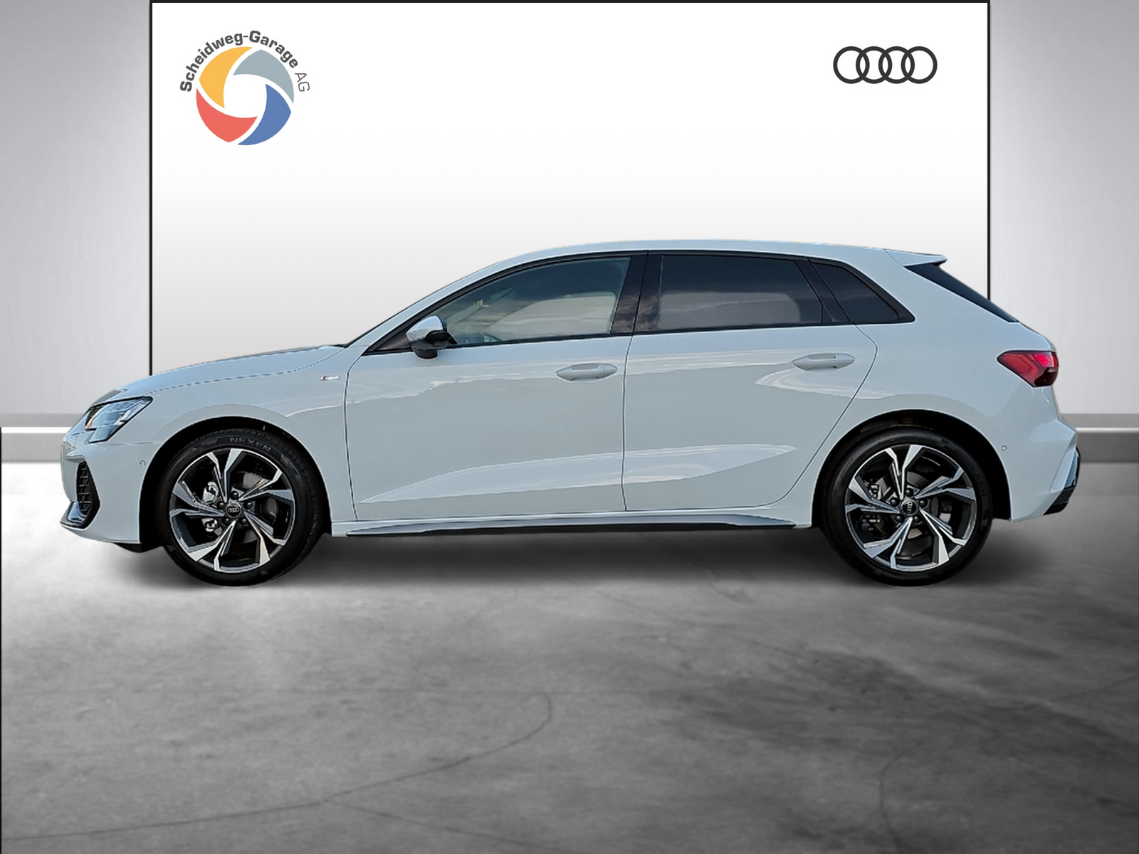 AUDI A3 Sportback TFSI 110 kW S line Attraction S tronic-image-2