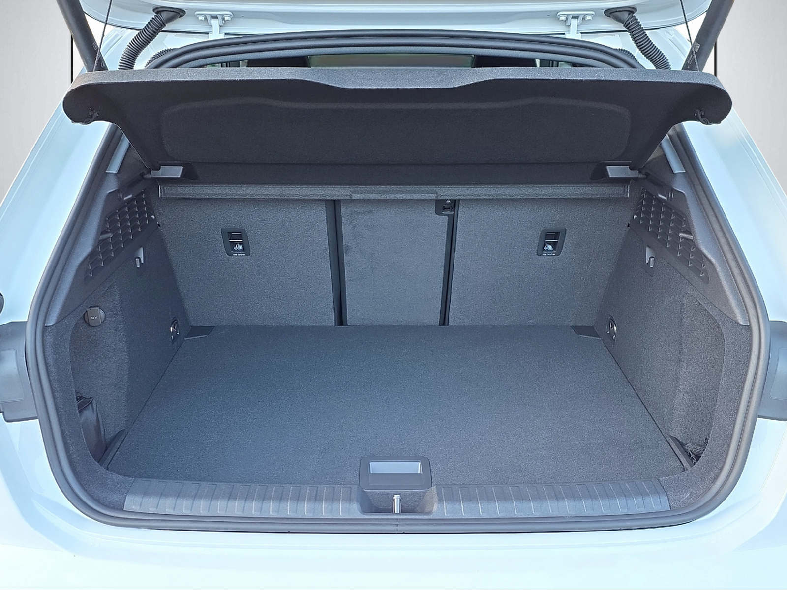 AUDI A3 Sportback TFSI 110 kW S line Attraction S tronic-image-11