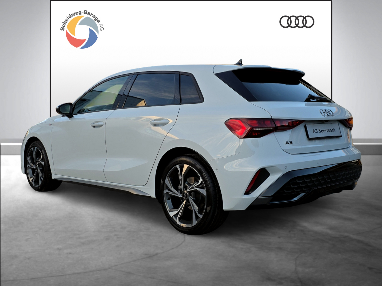 AUDI A3 Sportback TFSI 110 kW S line Attraction S tronic-image-12