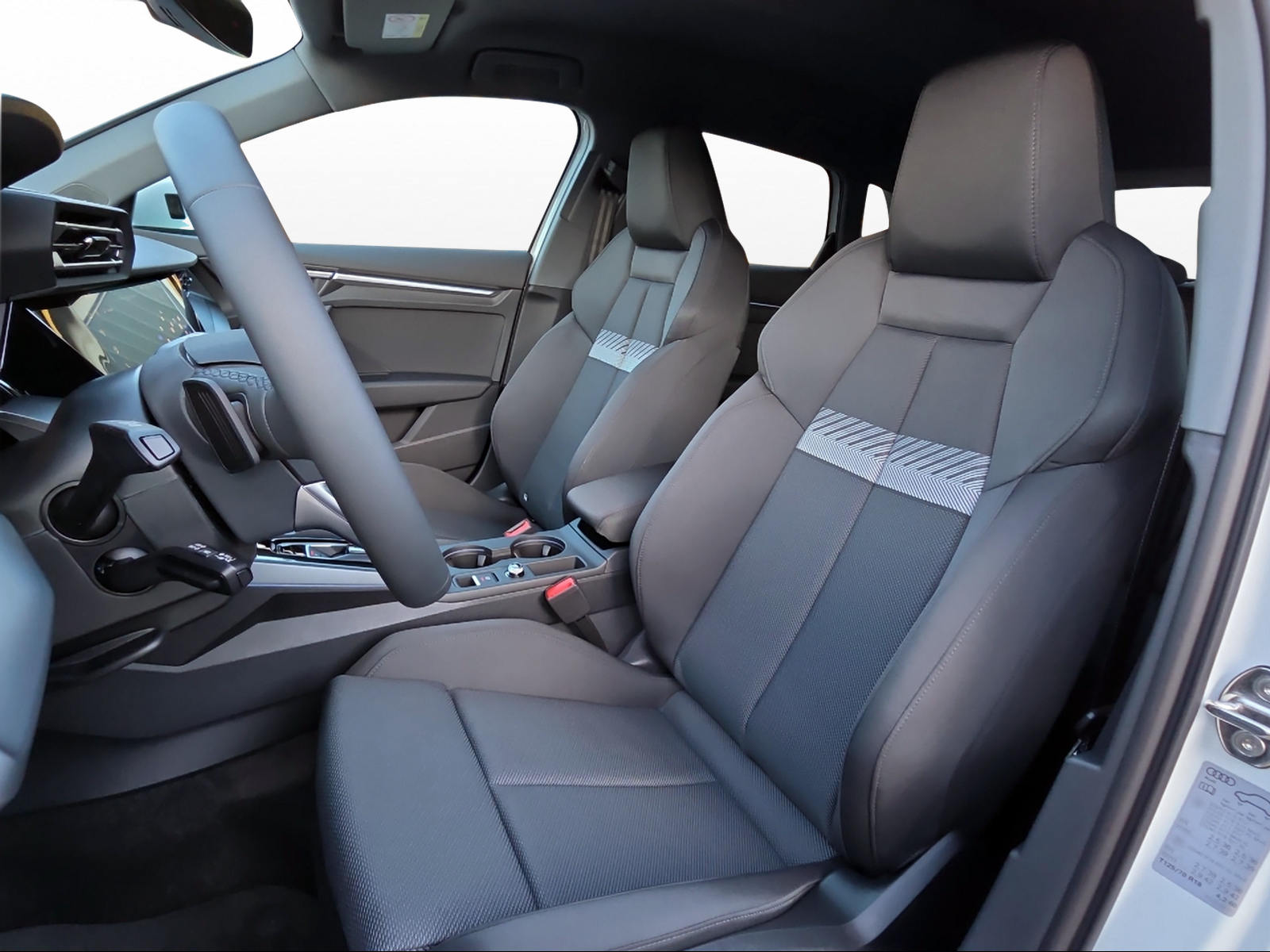 AUDI A3 Sportback TFSI 110 kW S line Attraction S tronic-image-7