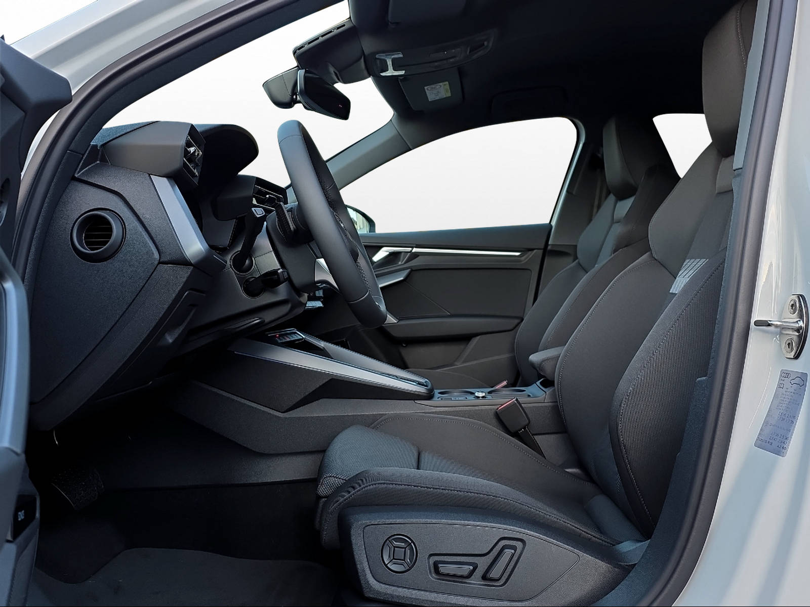 AUDI A3 Sportback TFSI 110 kW S line Attraction S tronic-image-6