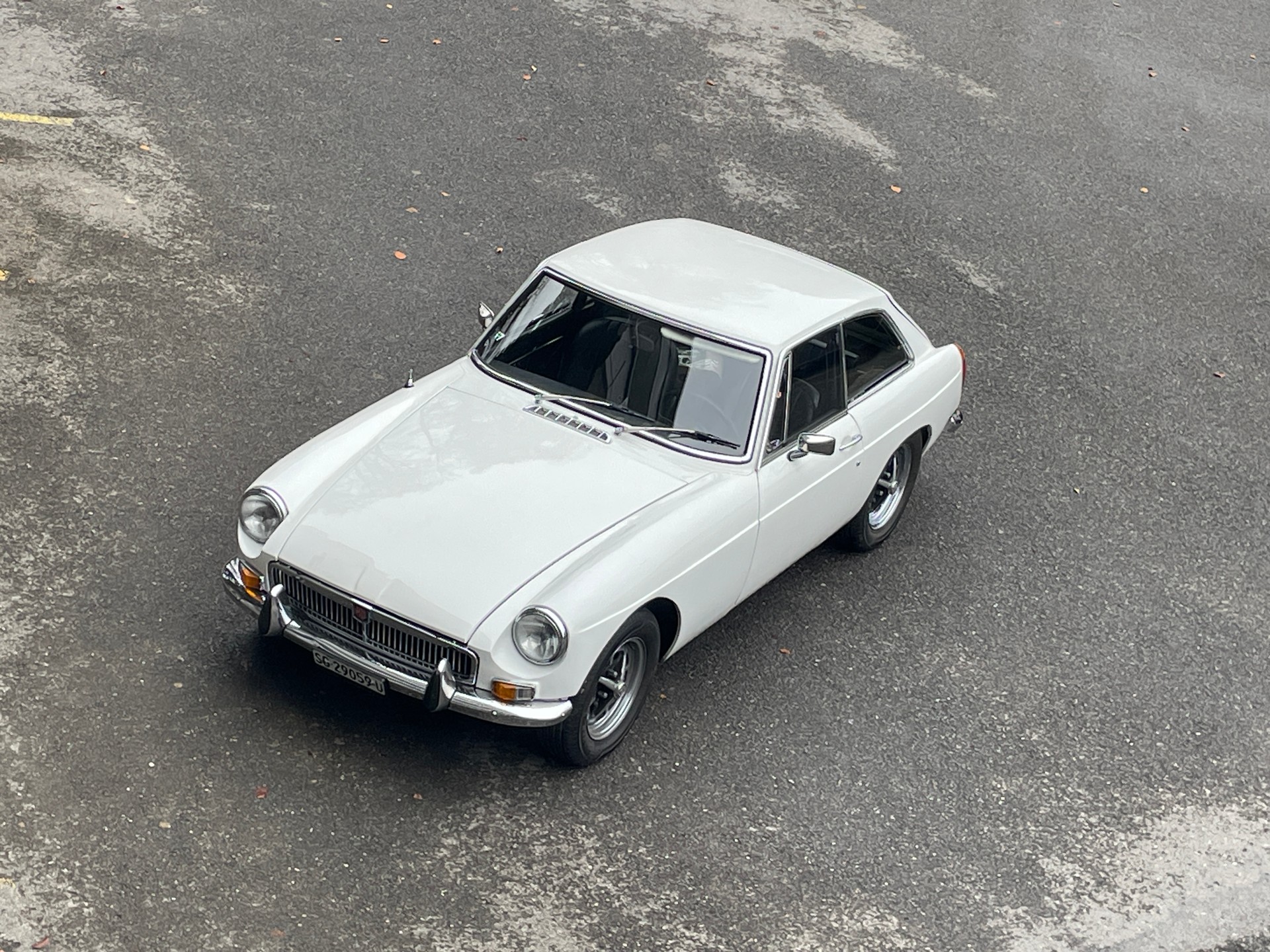 MG B GT Coupé-image-15