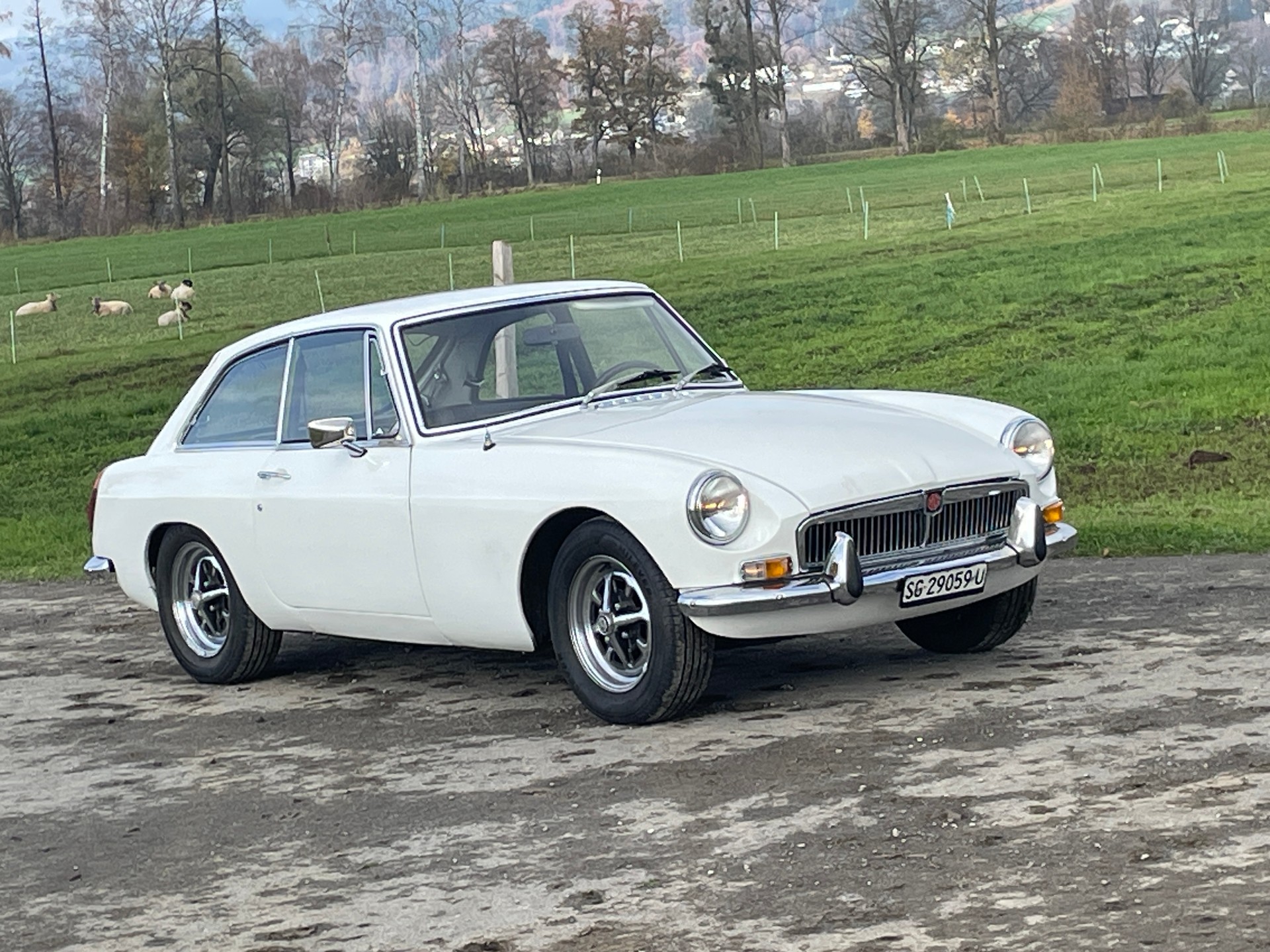 MG B GT Coupé-image-2