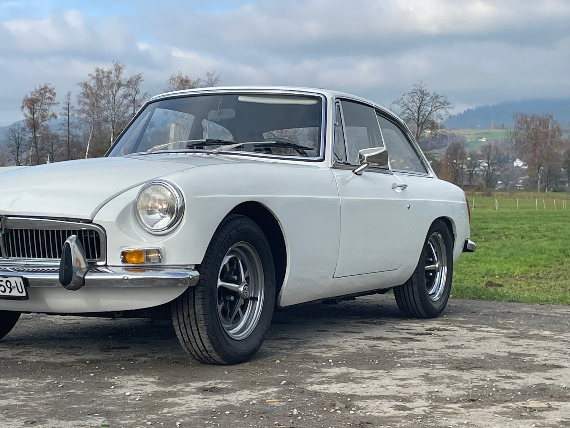 MG B GT Coupé-image-4