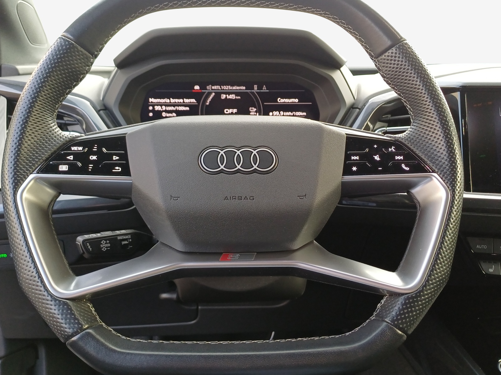 AUDI Q4 e-tron 45 quattro-image-9