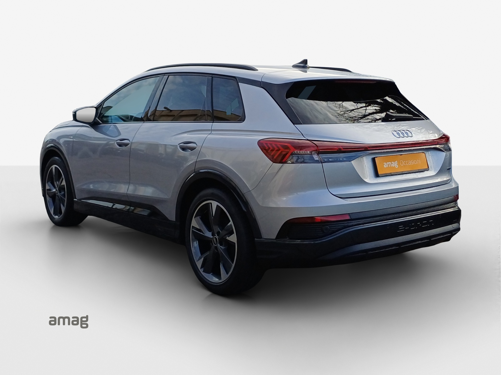 AUDI Q4 e-tron 45 quattro-image-3