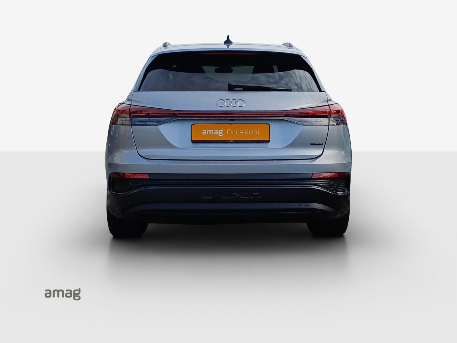 AUDI Q4 e-tron 45 quattro-image-4