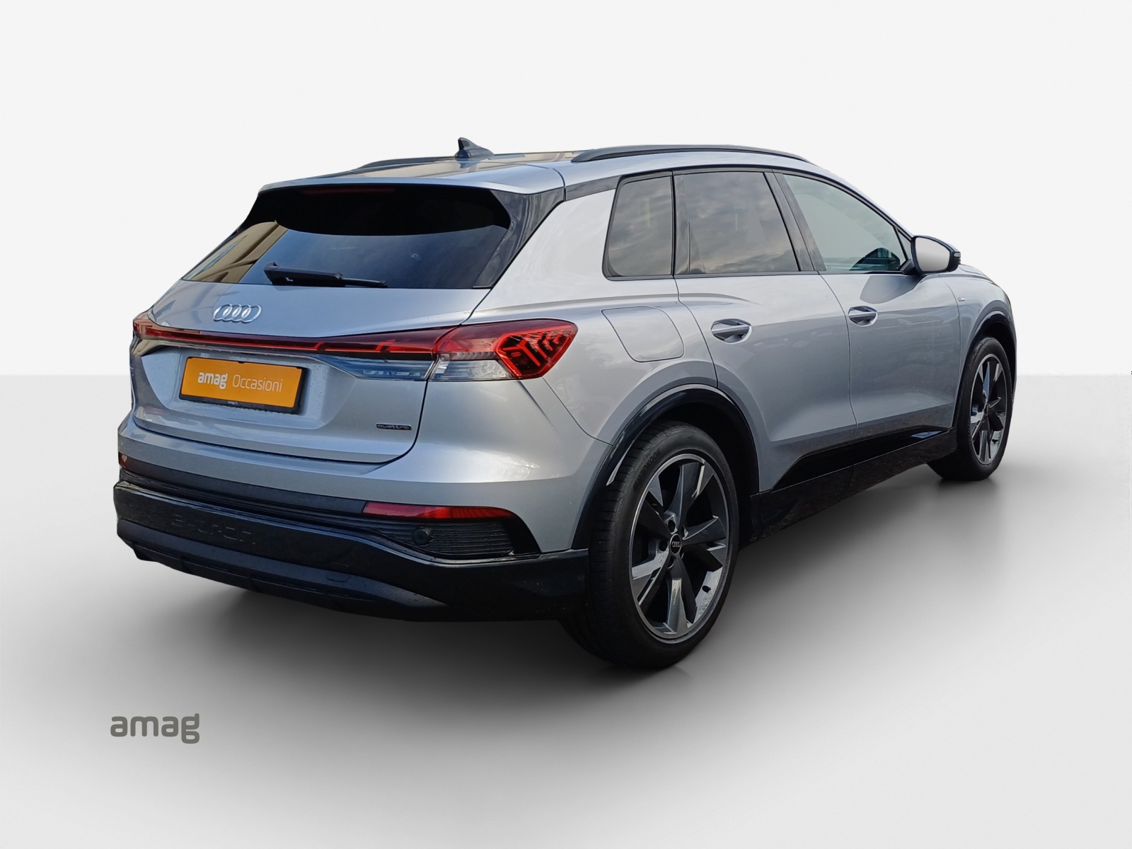AUDI Q4 e-tron 45 quattro-image-5