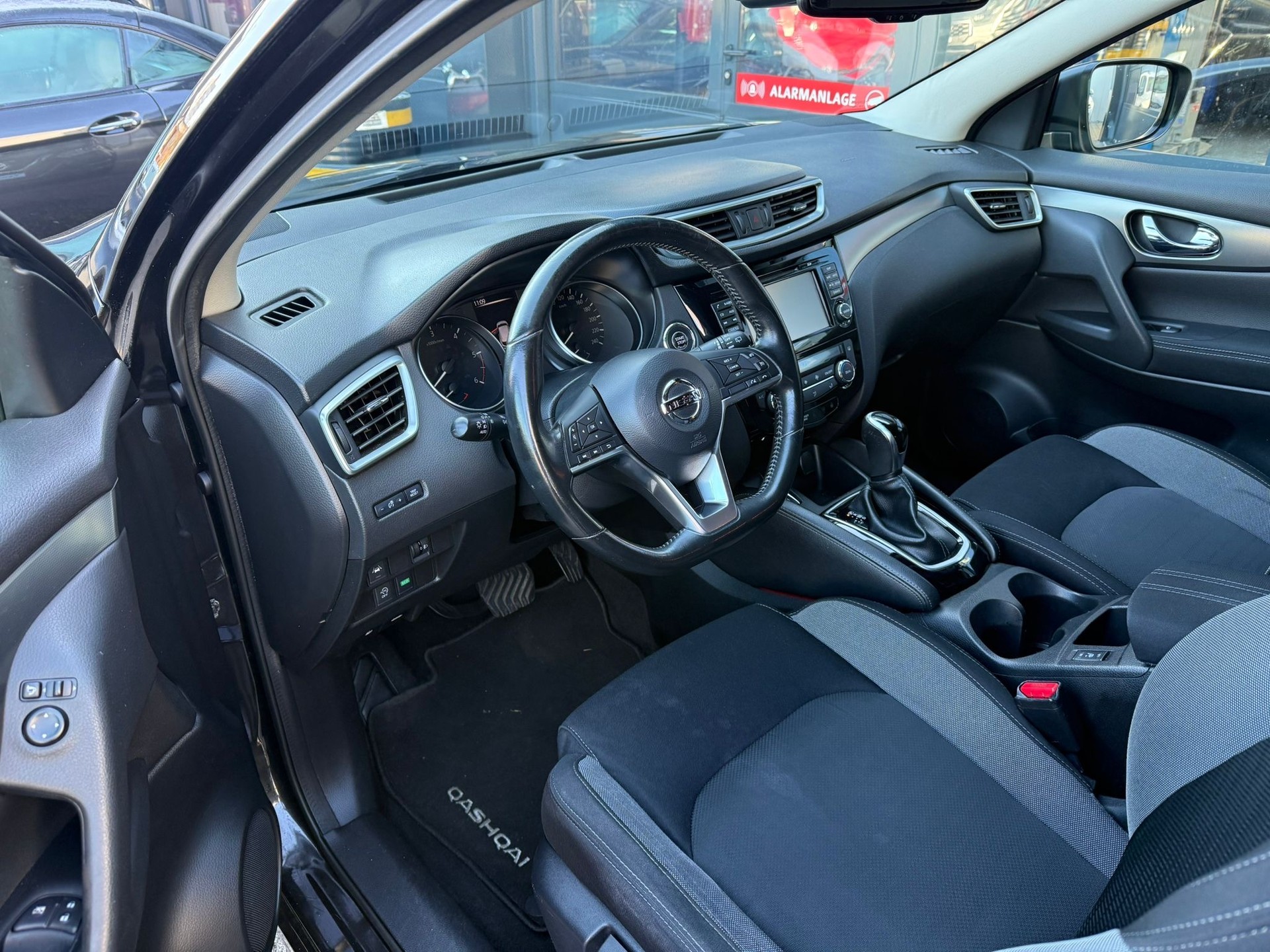 NISSAN Qashqai 1.6 dCi tekna+ Xtronic CVT-image-8