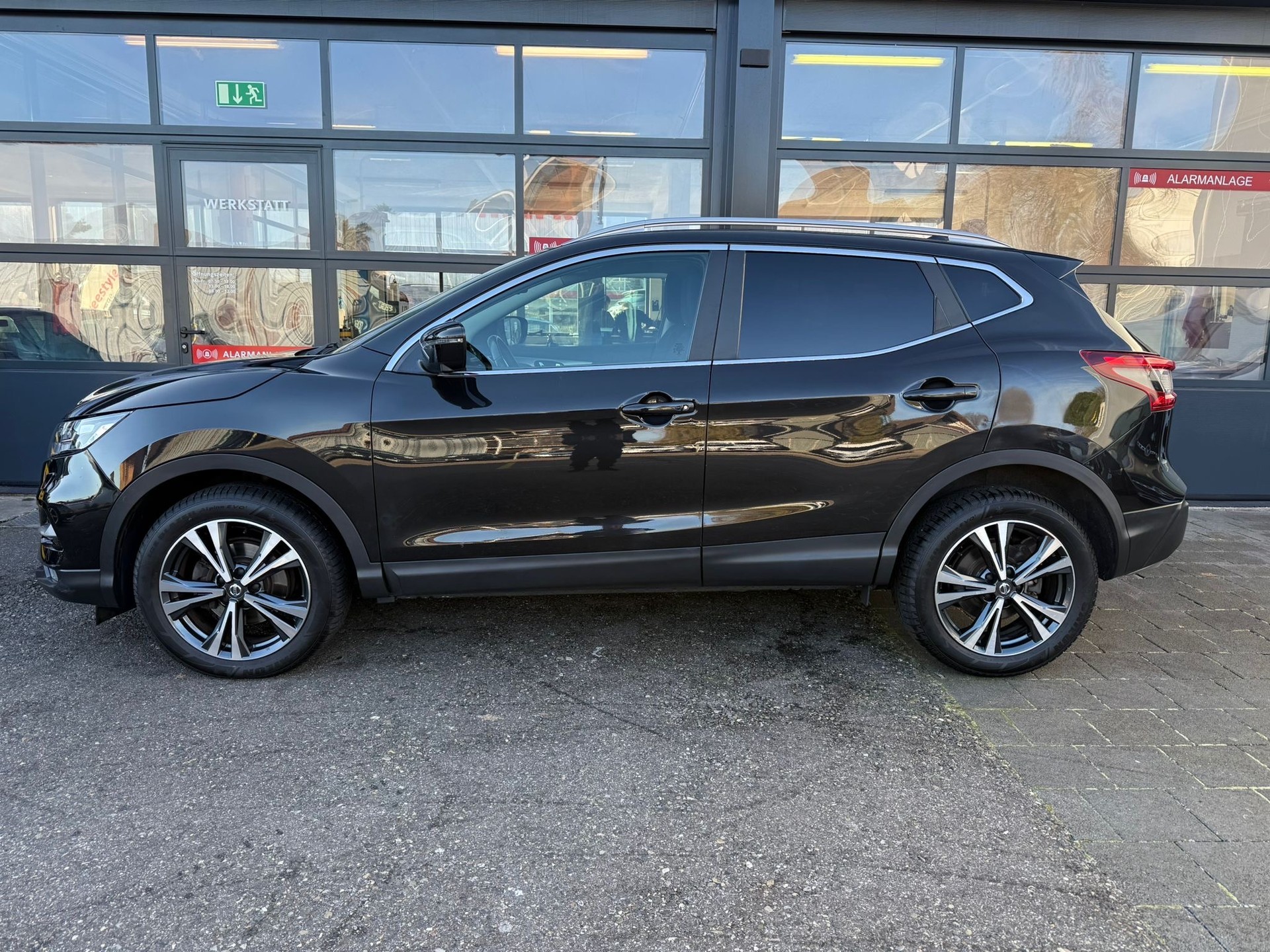 NISSAN Qashqai 1.6 dCi tekna+ Xtronic CVT-image-2