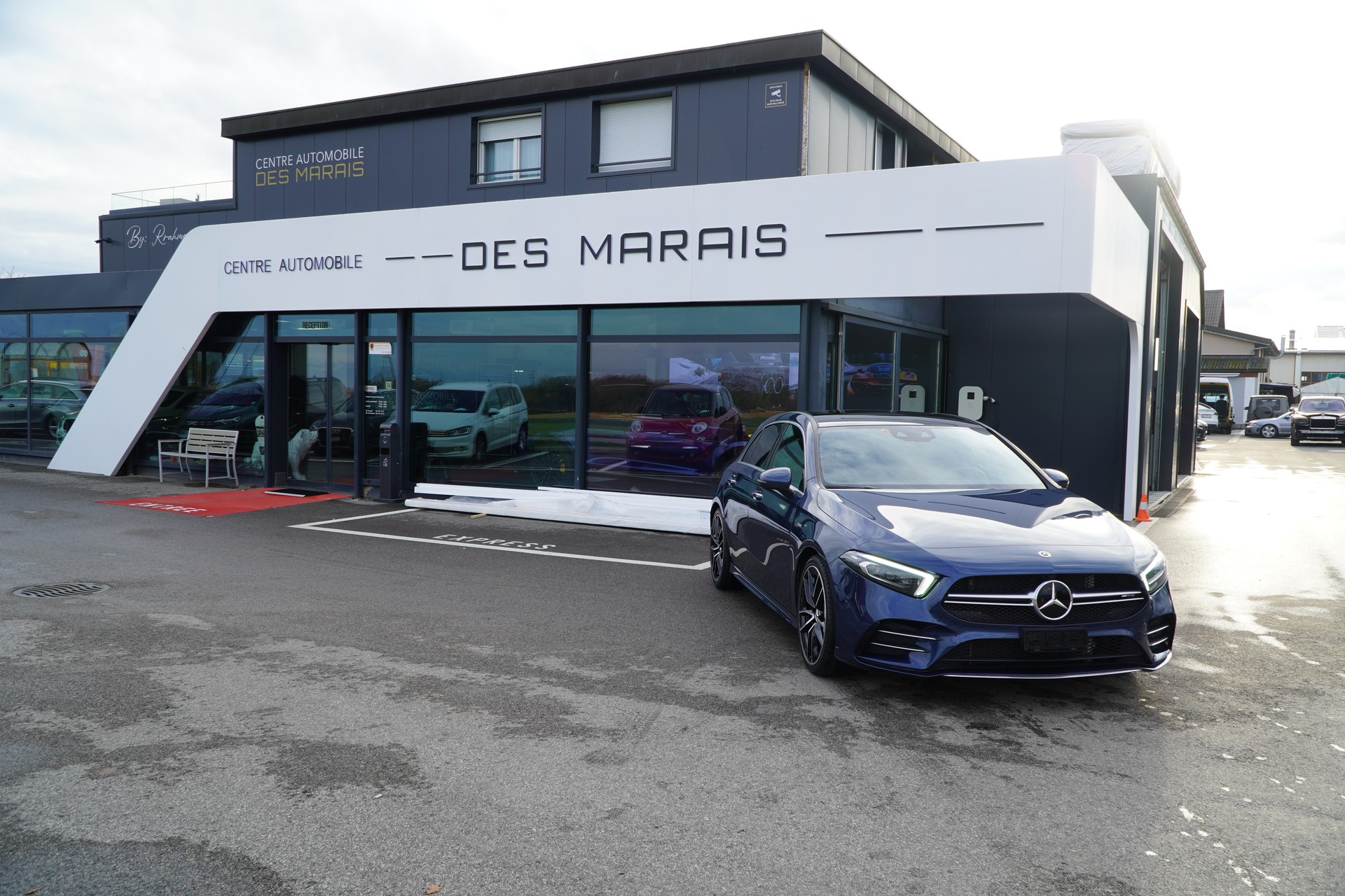 MERCEDES-BENZ A 35 AMG 4Matic Speedshift-showroom-element-2