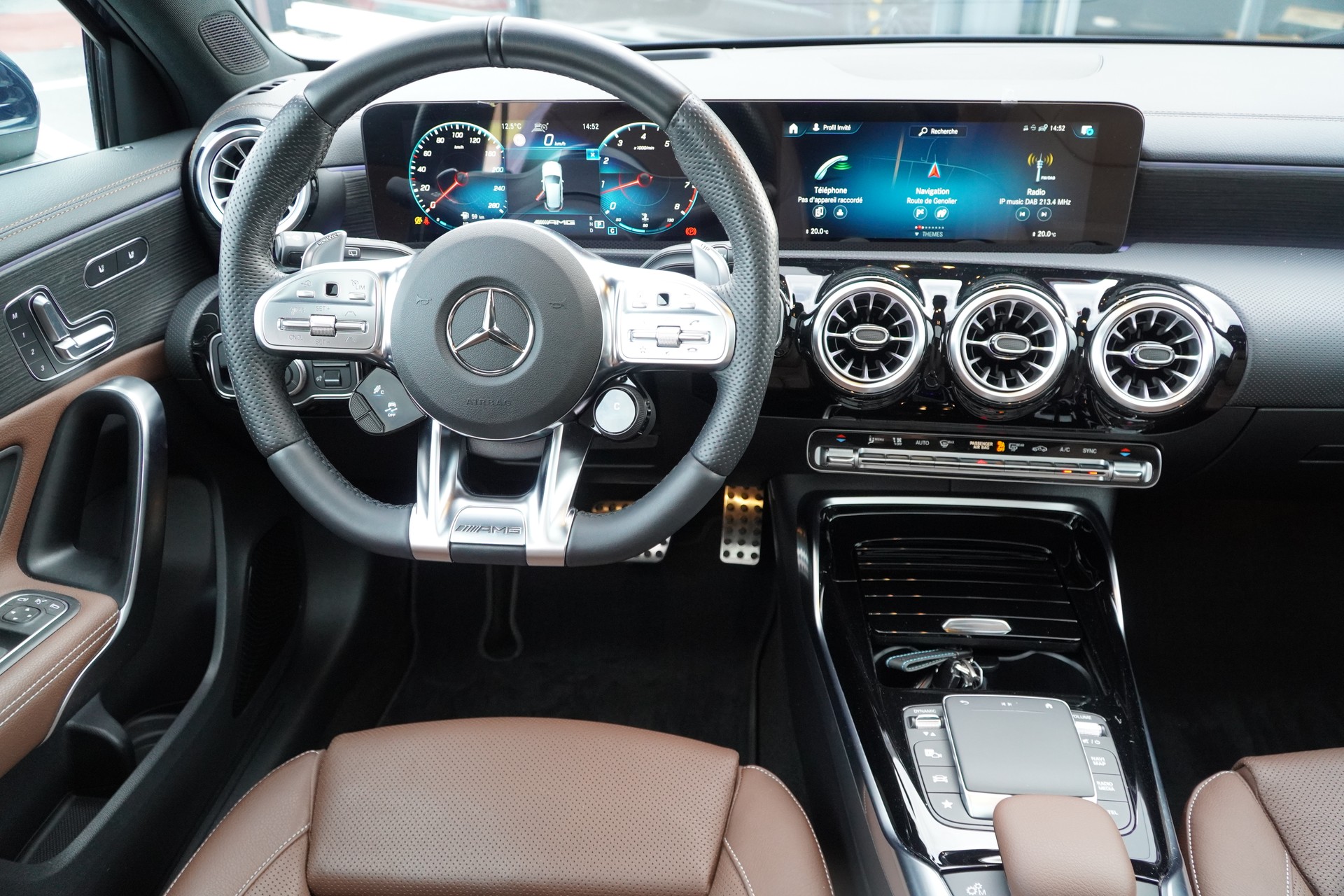 MERCEDES-BENZ A 35 AMG 4Matic Speedshift-image-11