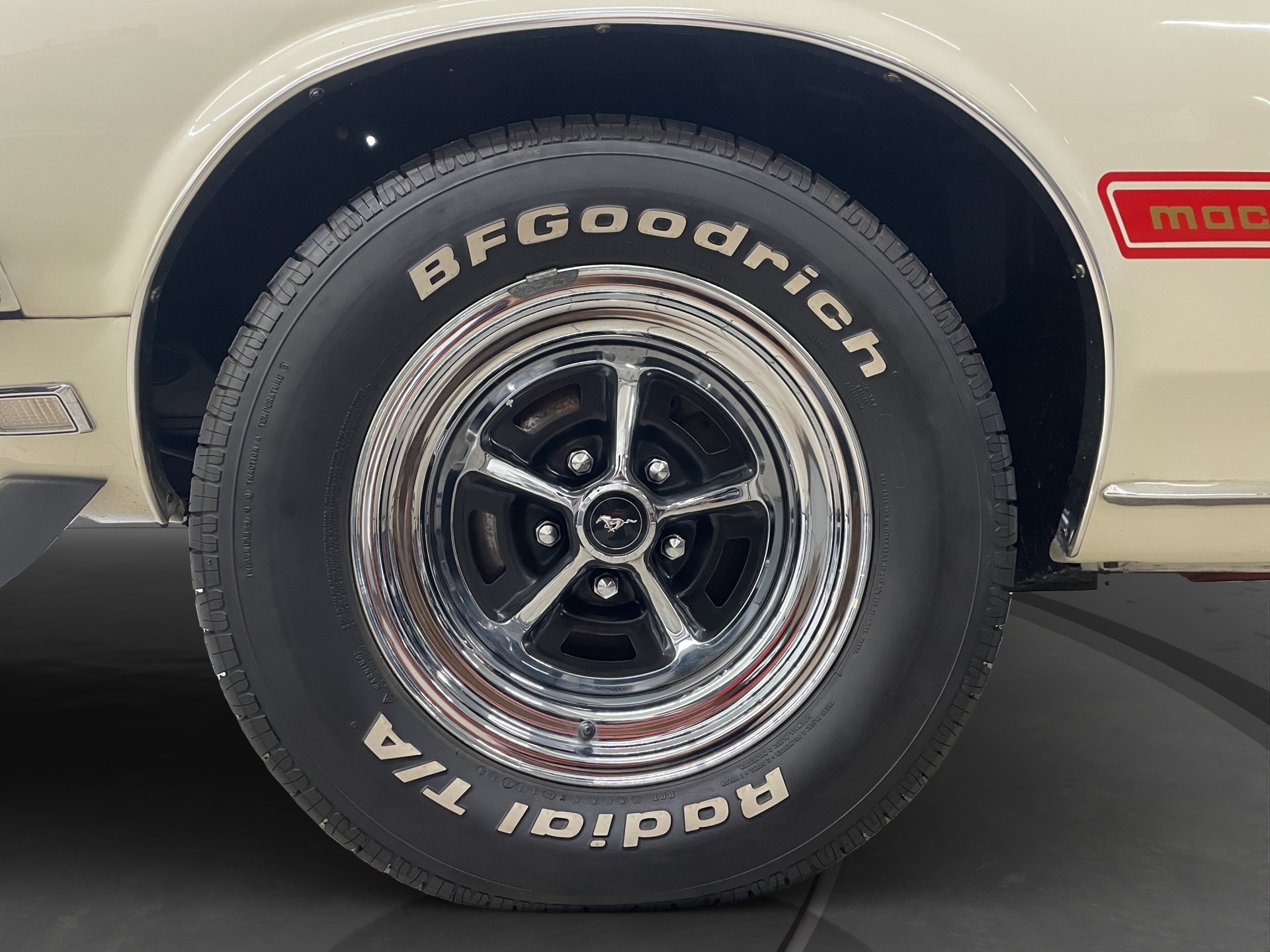 FORD MUSTANG Mach 1 - Cobra Jet 7.0 V8 335 ch.-image-8