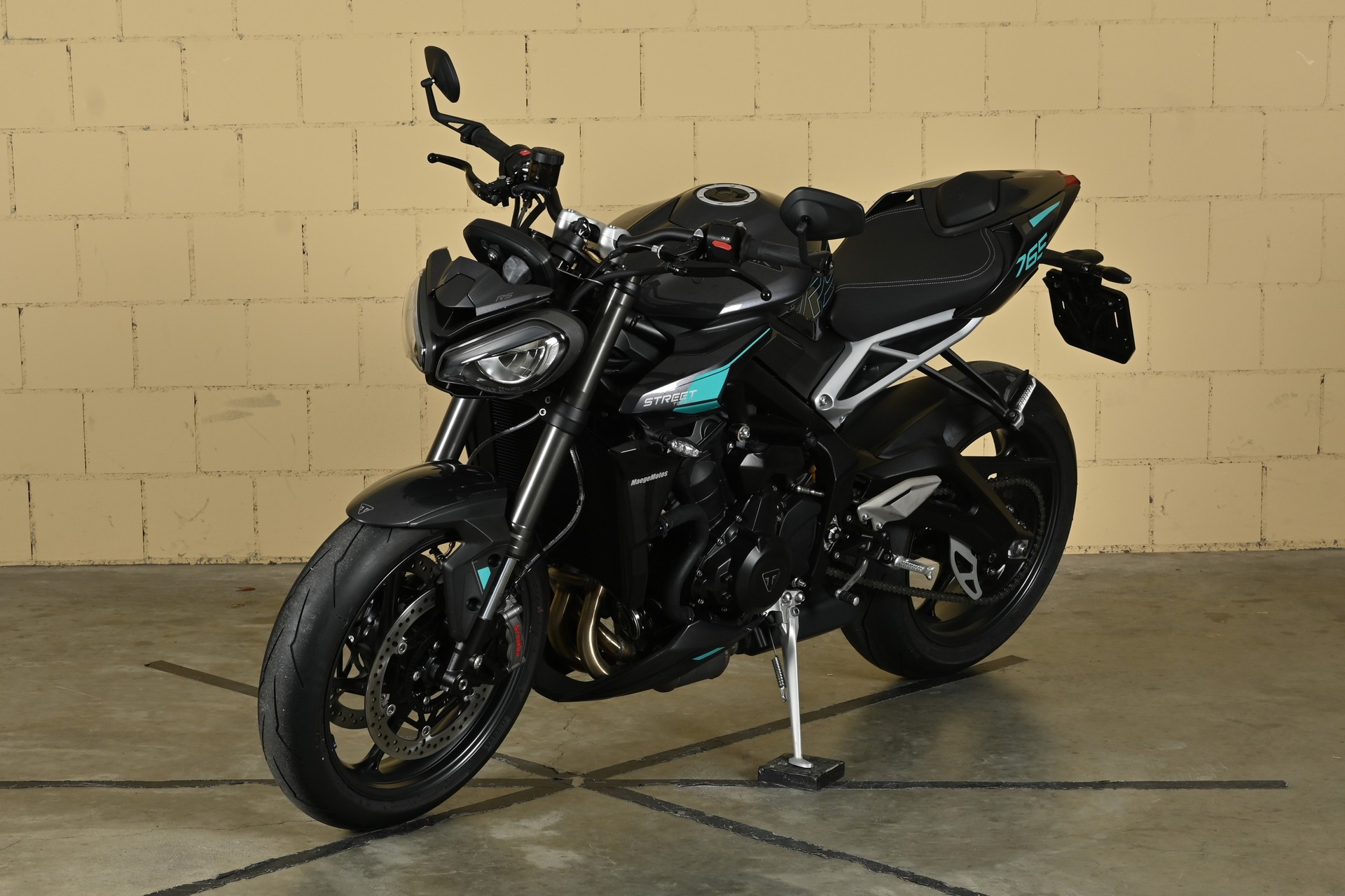 TRIUMPH Street Triple 765 RS-showroom-element-2