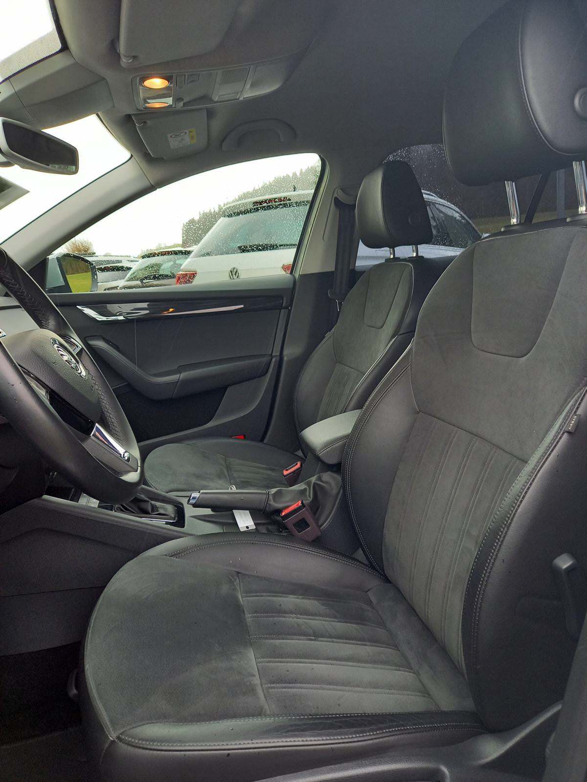 SKODA Octavia Combi 2.0 TDI Style 4x4 DSG-image-10