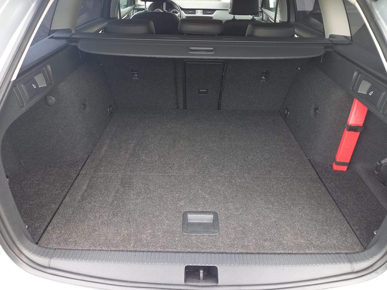 SKODA Octavia Combi 2.0 TDI Style 4x4 DSG-image-13