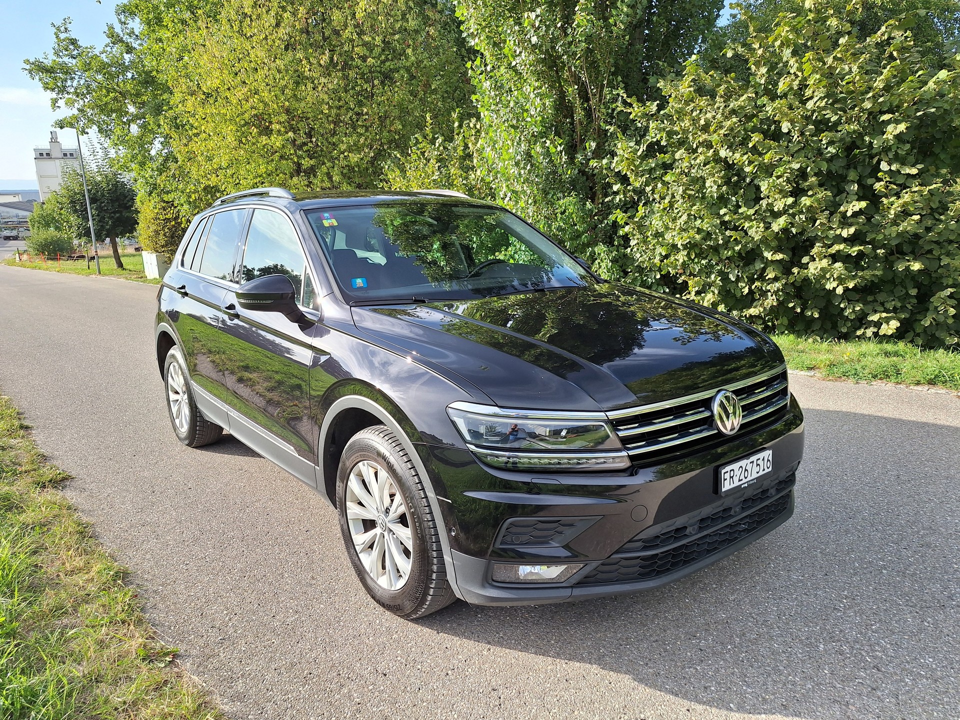 VW Tiguan 2.0 TDI SCR Comfortline 4Motion-image-1