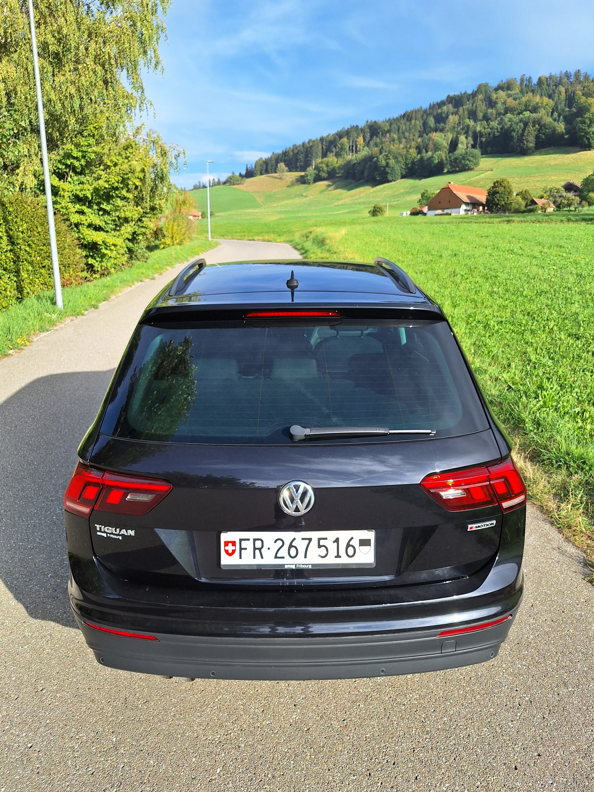 VW Tiguan 2.0 TDI SCR Comfortline 4Motion-image-5