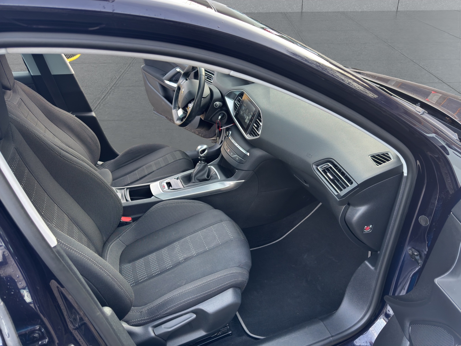 PEUGEOT 308-image-15