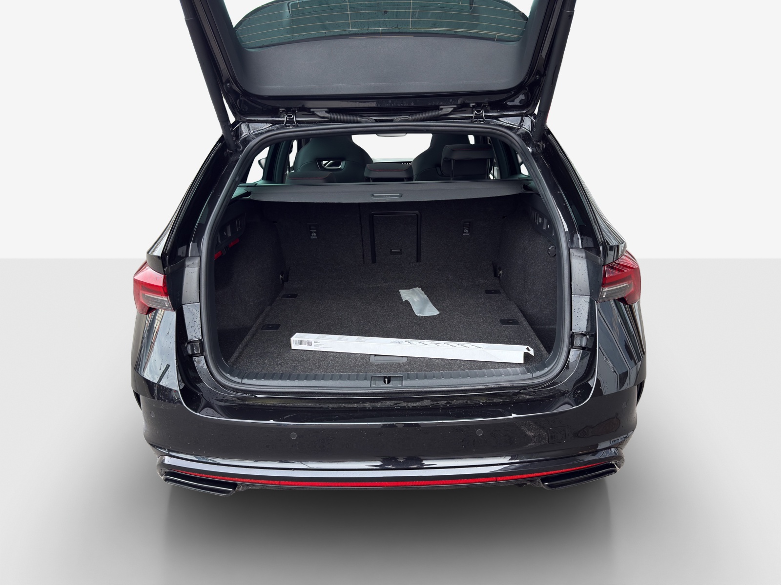 SKODA Octavia Combi 2.0 TSI DSG RS-image-12