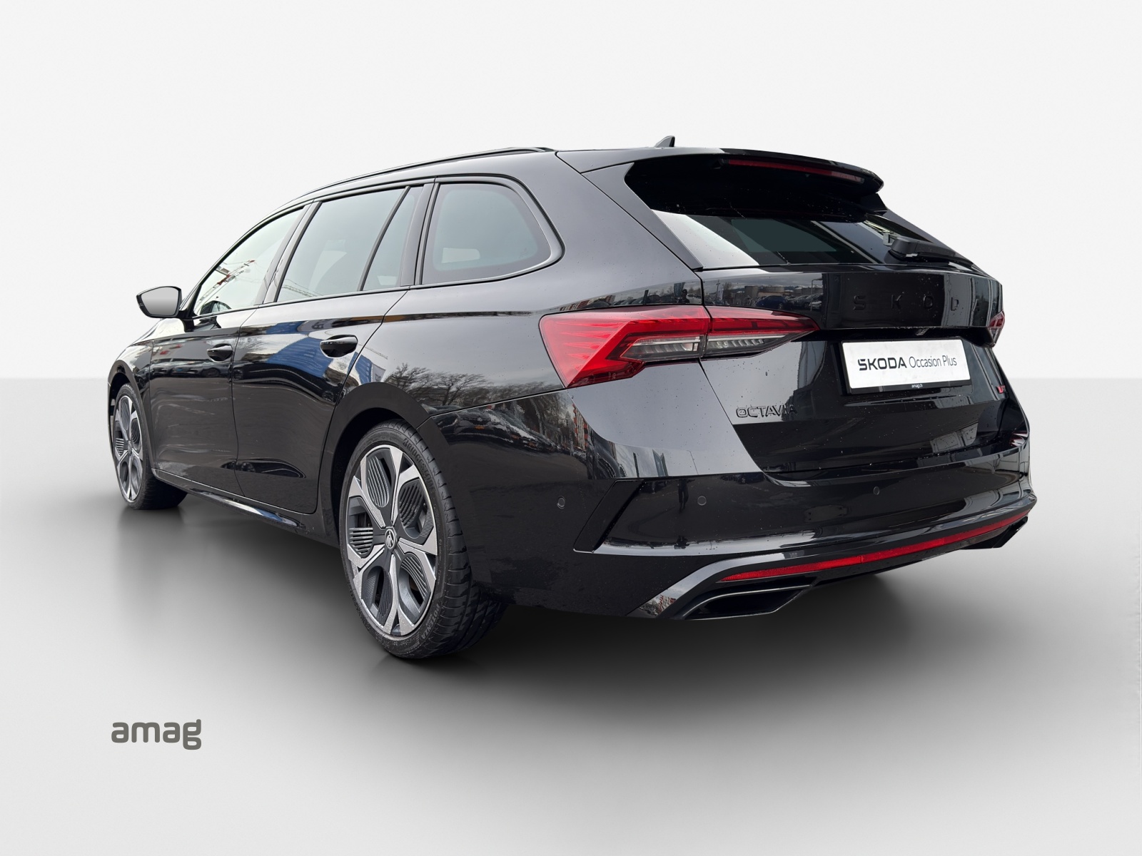SKODA Octavia Combi 2.0 TSI DSG RS-image-2