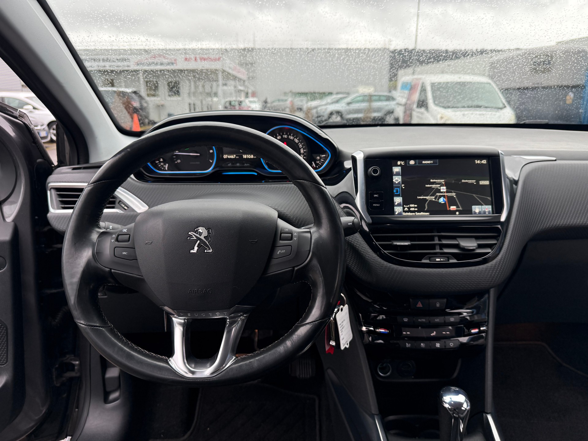 PEUGEOT 2008 1.6 VTI Allure Automatic-image-2
