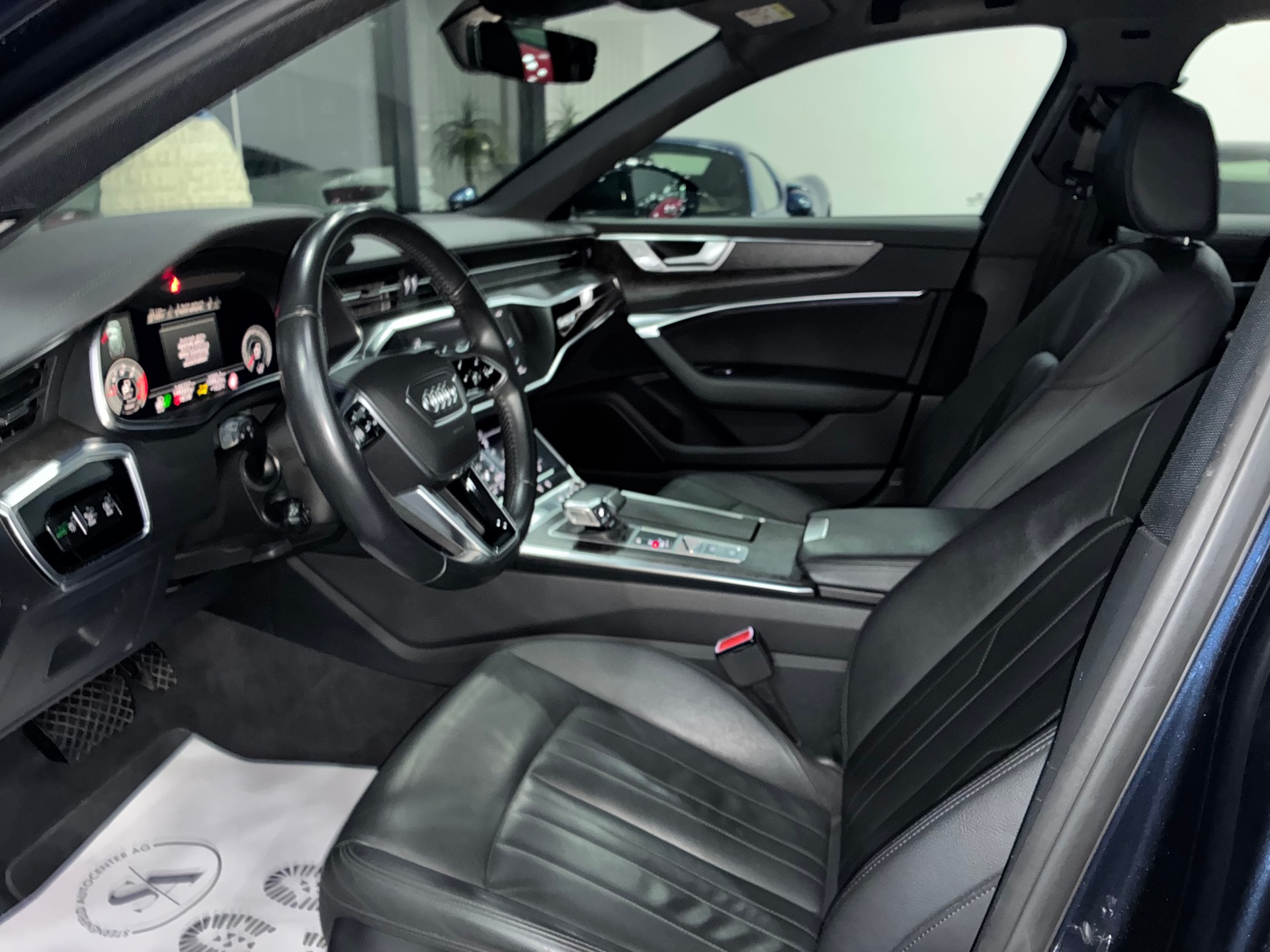 AUDI A6 Avant 40 TDI Design quattro S-tronic-image-11