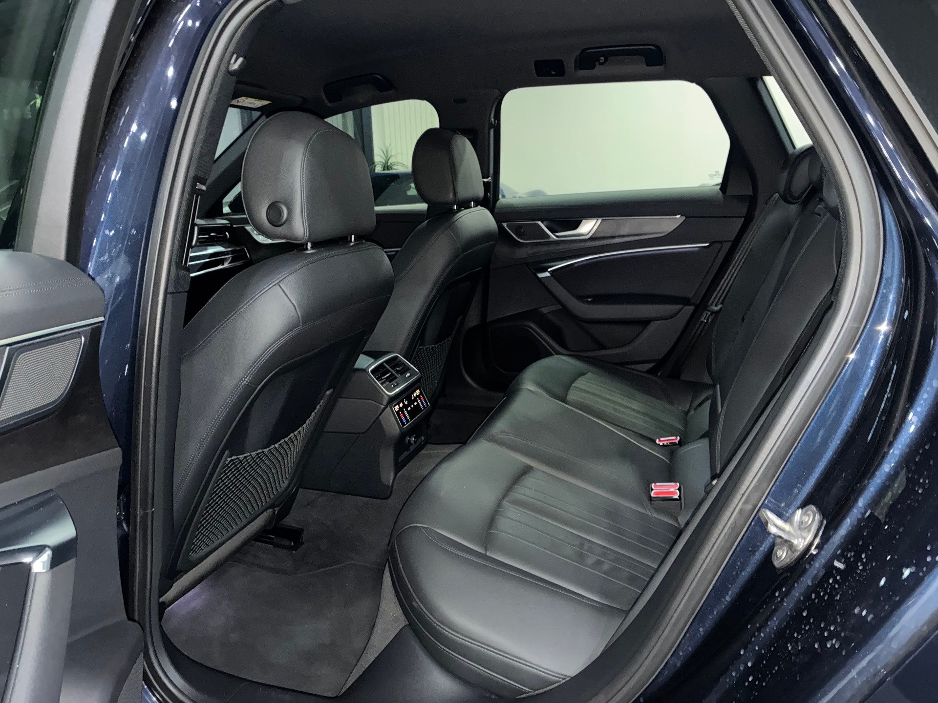 AUDI A6 Avant 40 TDI Design quattro S-tronic-image-9
