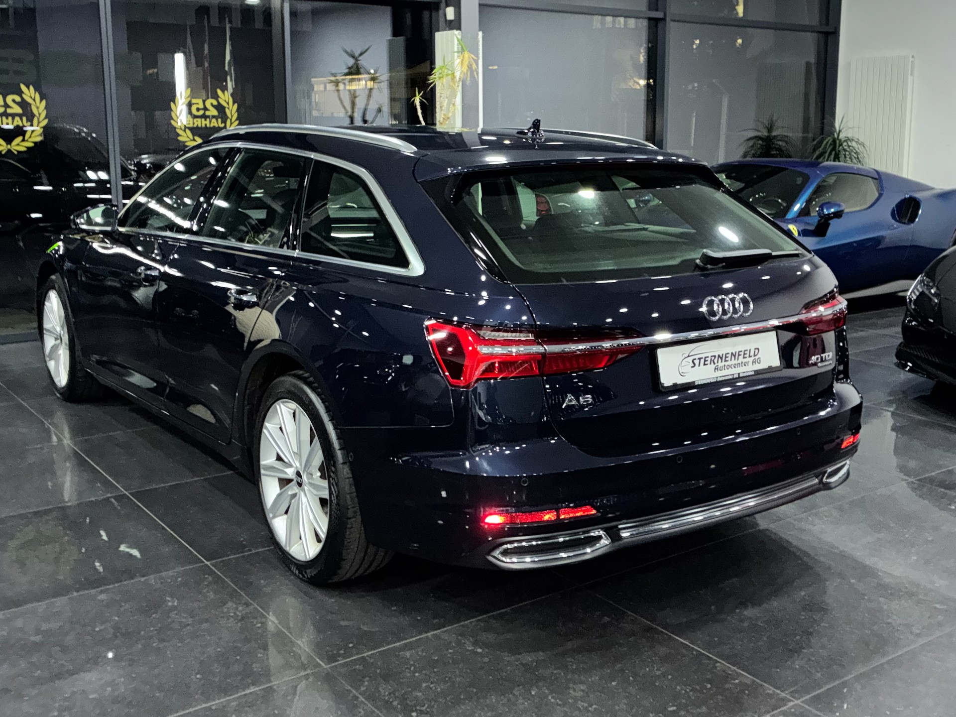 AUDI A6 Avant 40 TDI Design quattro S-tronic-image-4