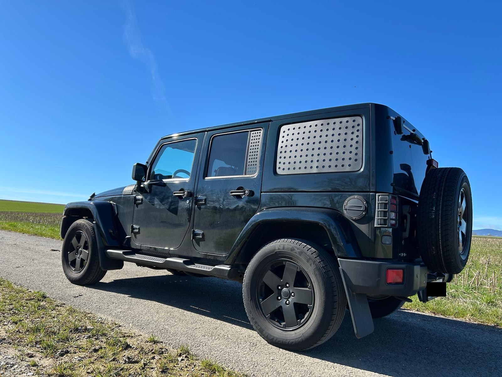 JEEP Wrangler 2.8CRD Unlimited Sahara Automatic-image-0
