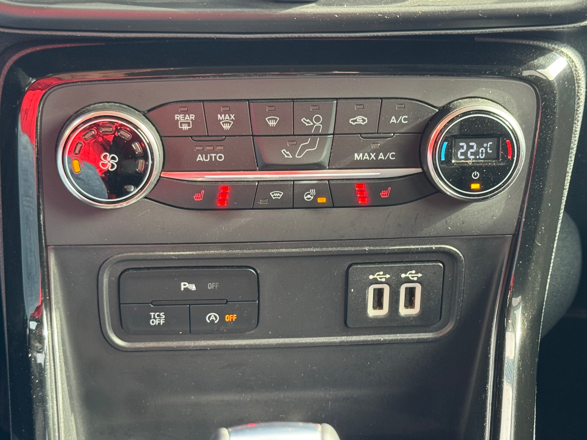 FORD EcoSport 1.0 SCTi Titanium Automat-image-12