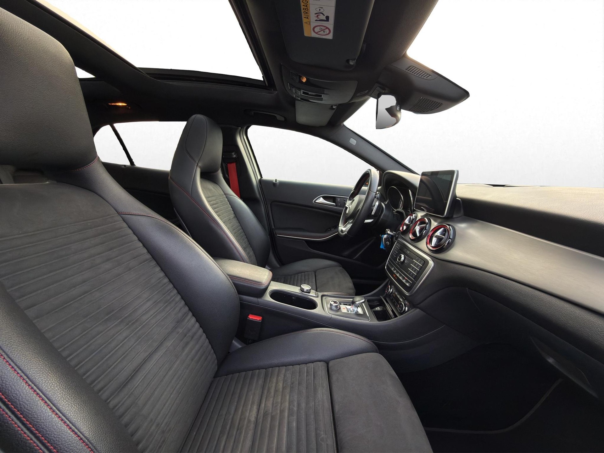 MERCEDES-BENZ GLA 45 AMG 4m-image-15