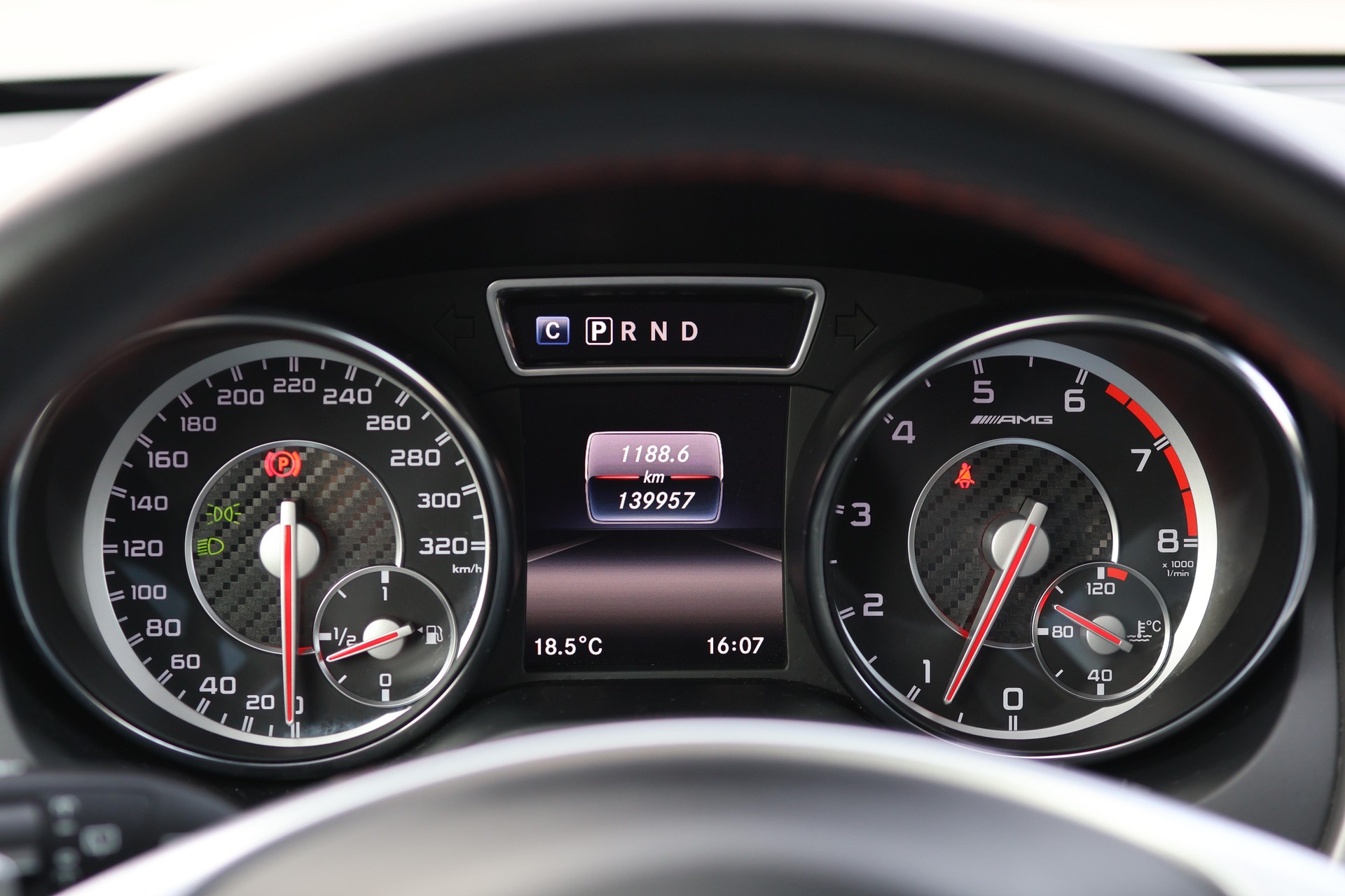 MERCEDES-BENZ GLA 45 AMG 4m-image-19