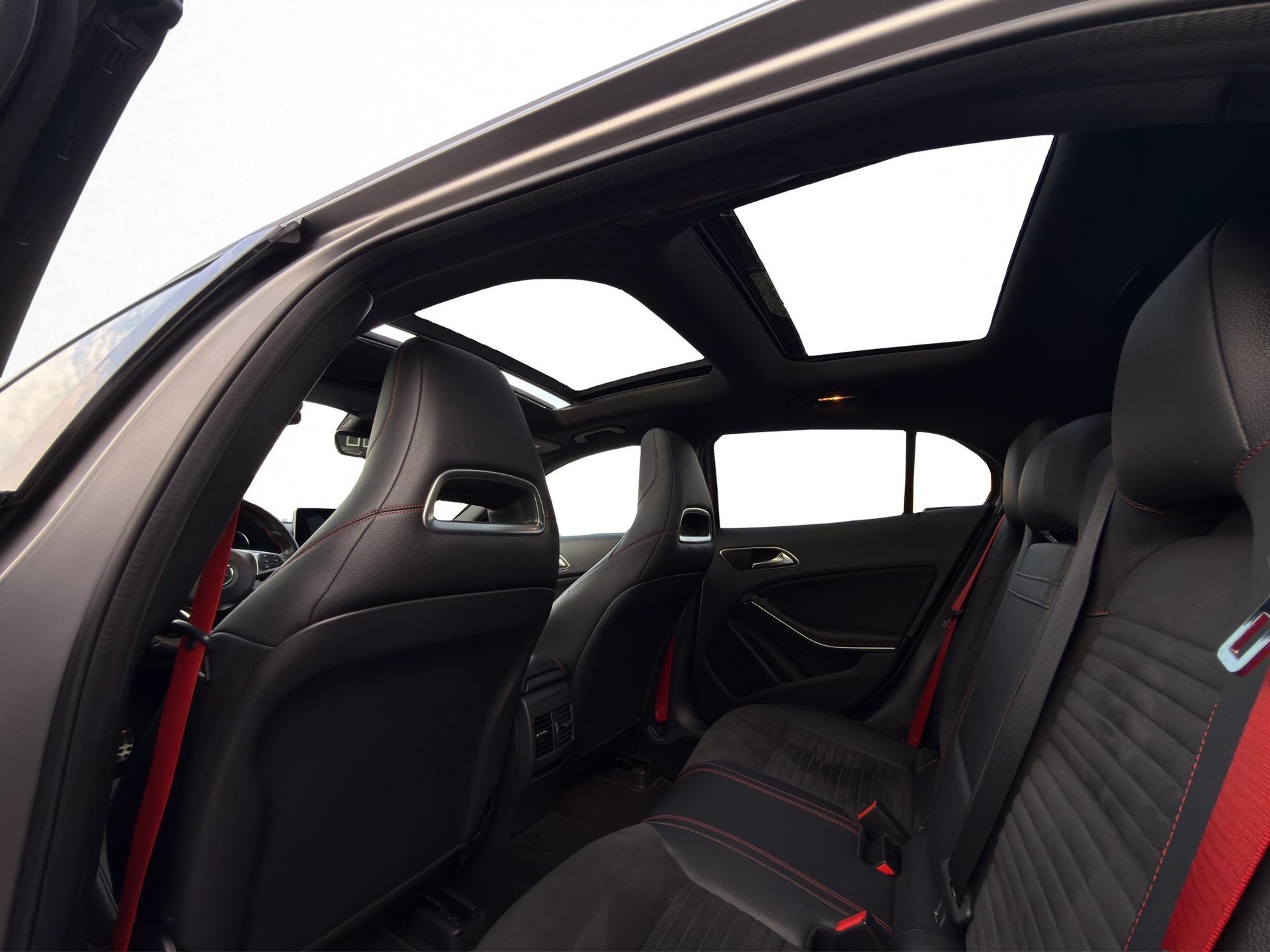 MERCEDES-BENZ GLA 45 AMG 4m-image-26