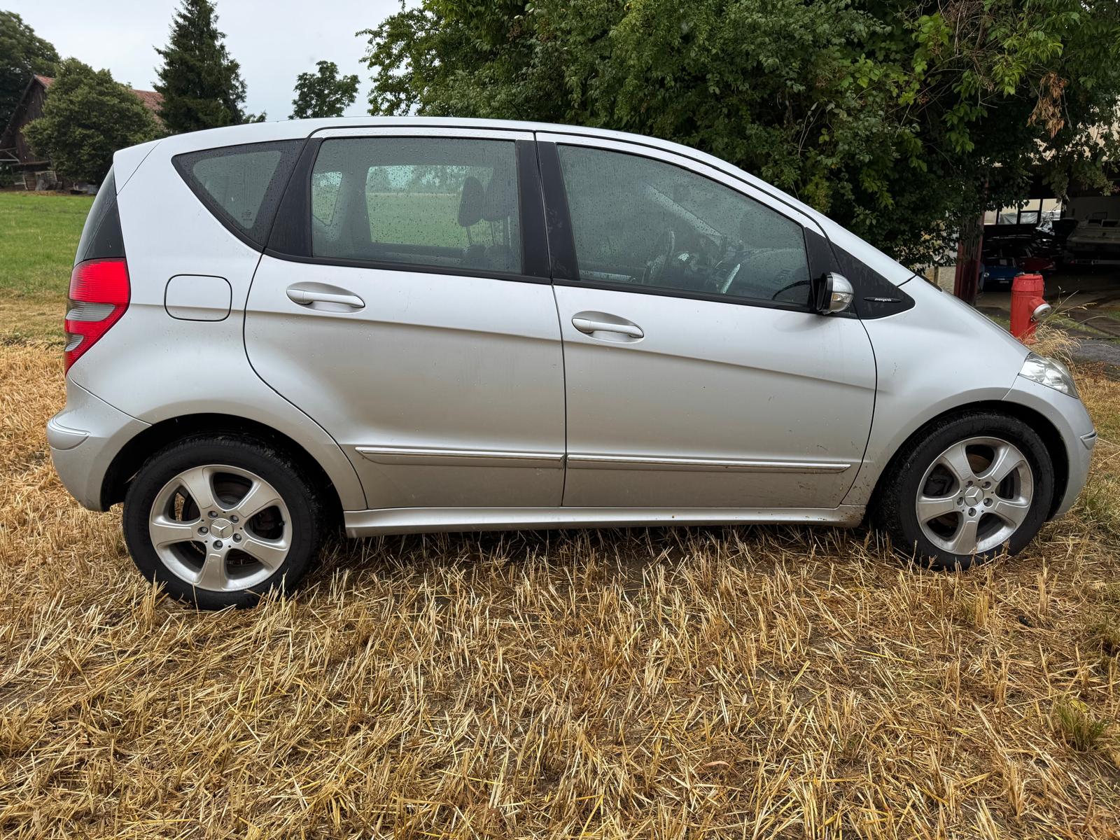 MERCEDES-BENZ A 200 Avantgarde-image-7