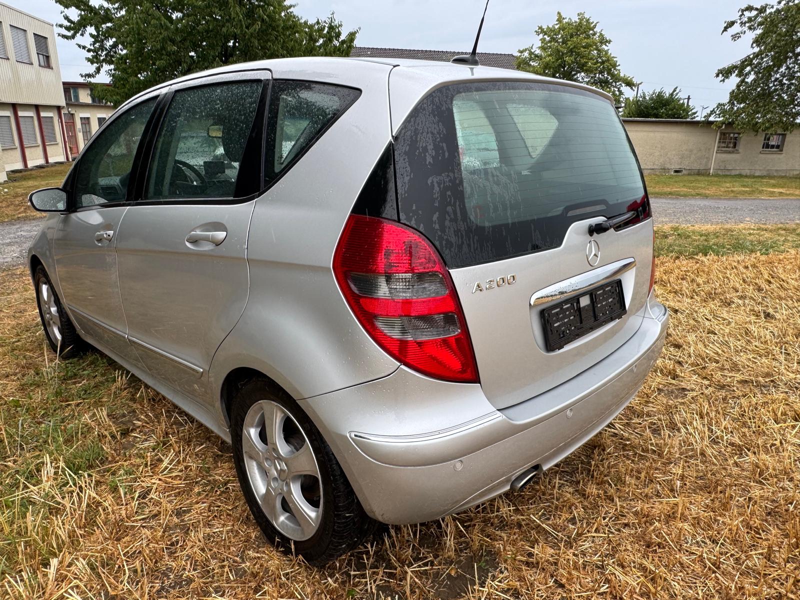 MERCEDES-BENZ A 200 Avantgarde-image-3