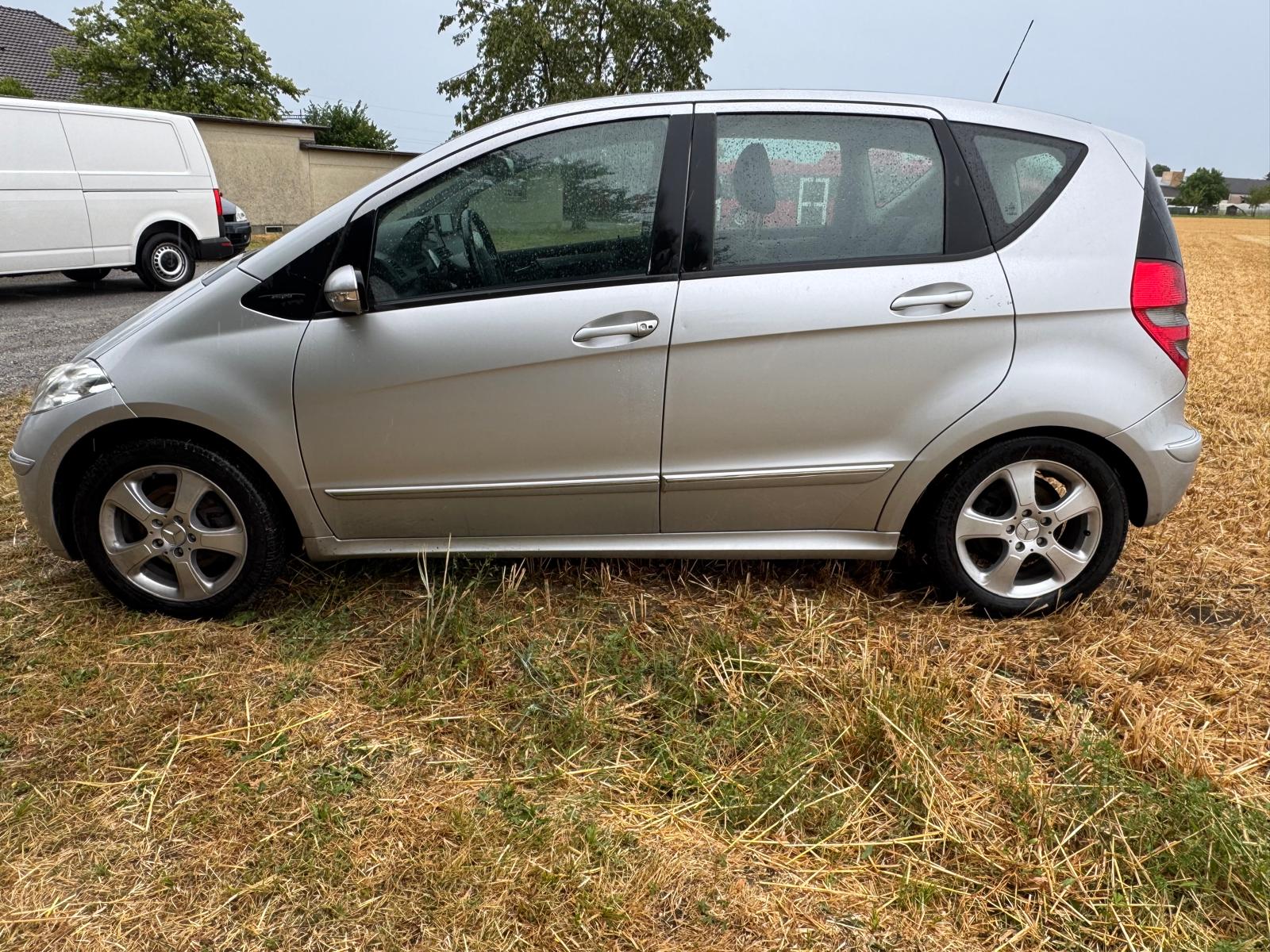 MERCEDES-BENZ A 200 Avantgarde-image-2