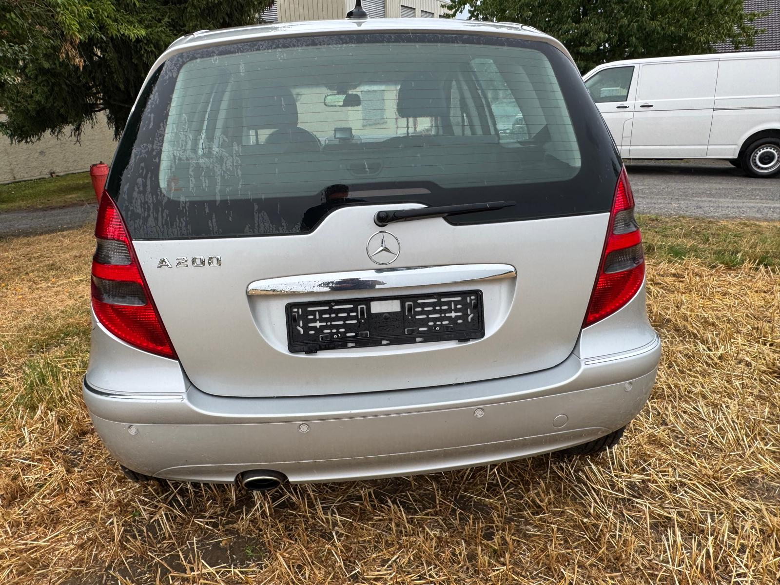 MERCEDES-BENZ A 200 Avantgarde-image-4