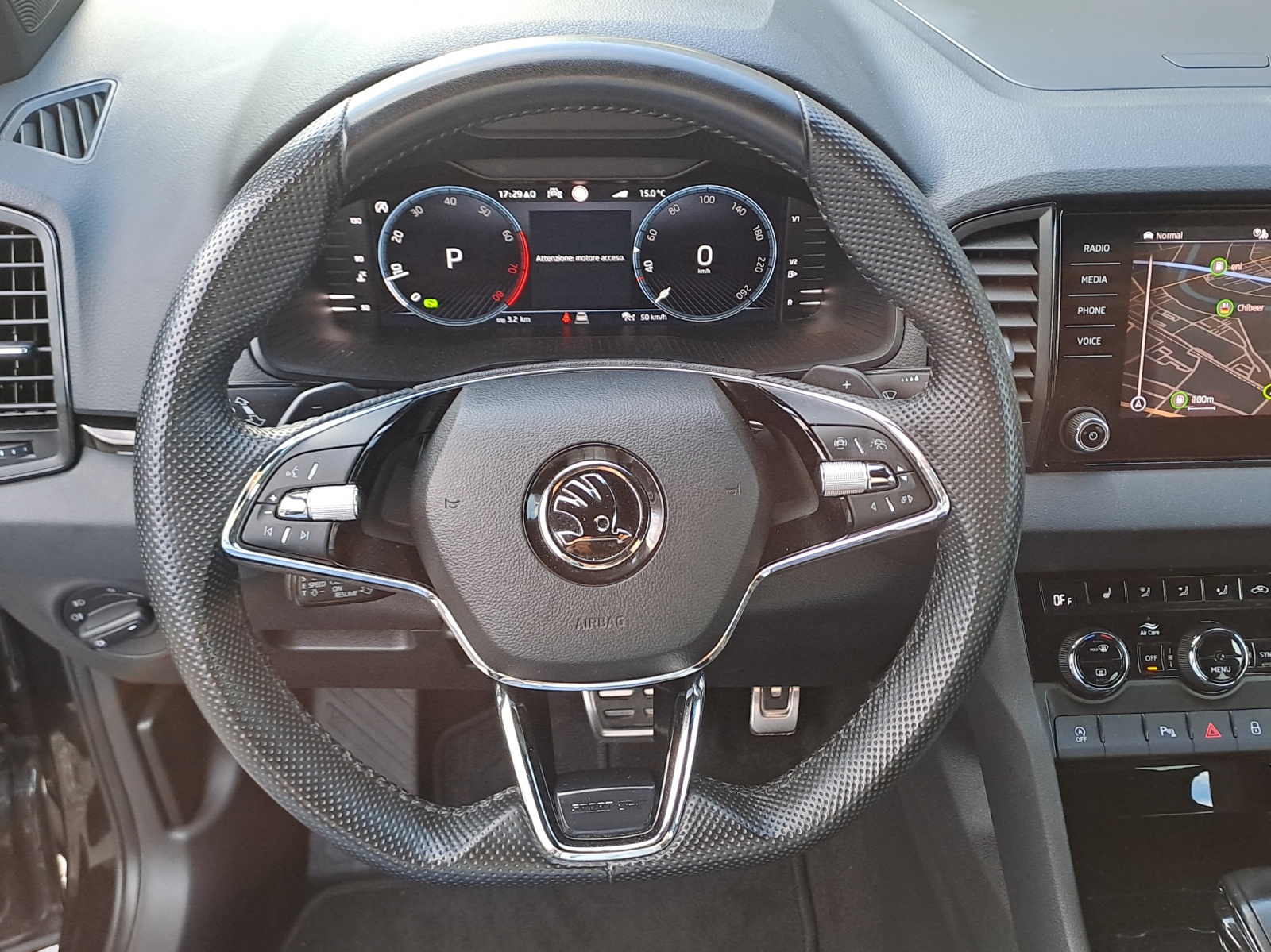 SKODA Karoq 2.0 TSI SportLine 4x4 DSG-image-9