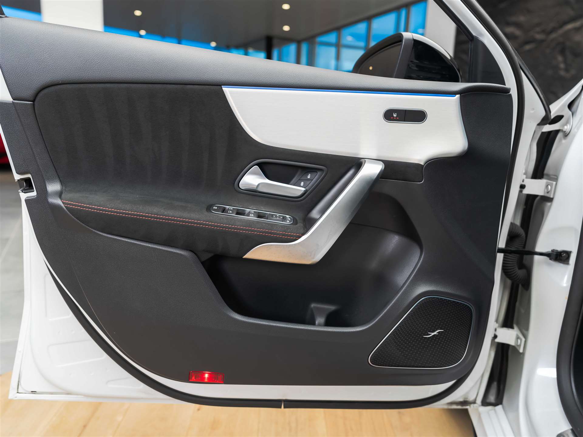 MERCEDES-BENZ A 45 S AMG 4Matic+ 8G-DCT *Facelift*Panorama*Schmiederäder*Burmester*-image-24