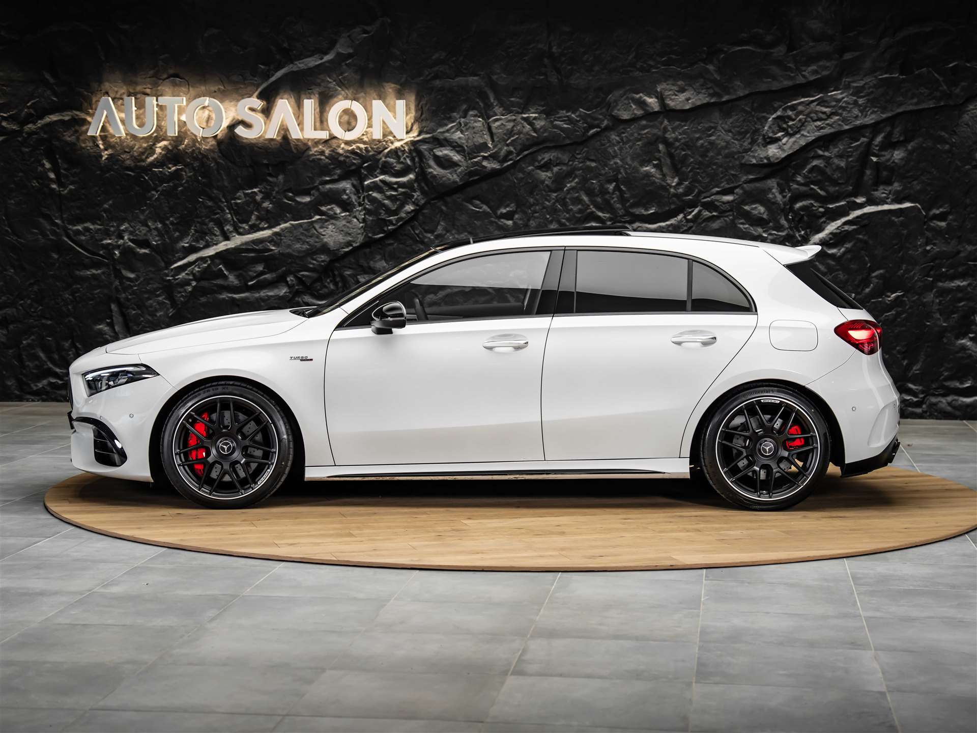 MERCEDES-BENZ A 45 S AMG 4Matic+ 8G-DCT *Facelift*Panorama*Schmiederäder*Burmester*-image-2