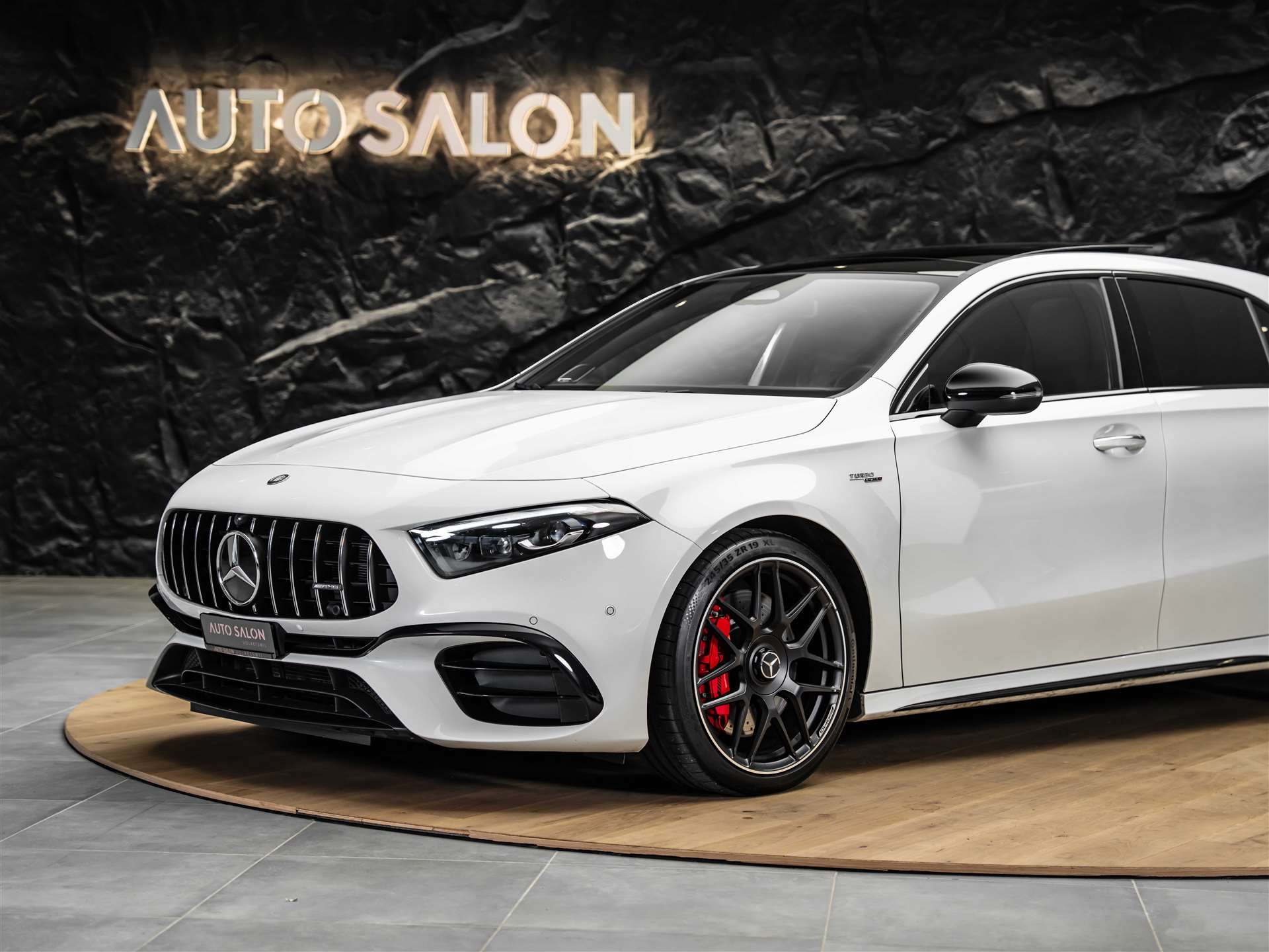 MERCEDES-BENZ A 45 S AMG 4Matic+ 8G-DCT *Facelift*Panorama*Schmiederäder*Burmester*-image-18