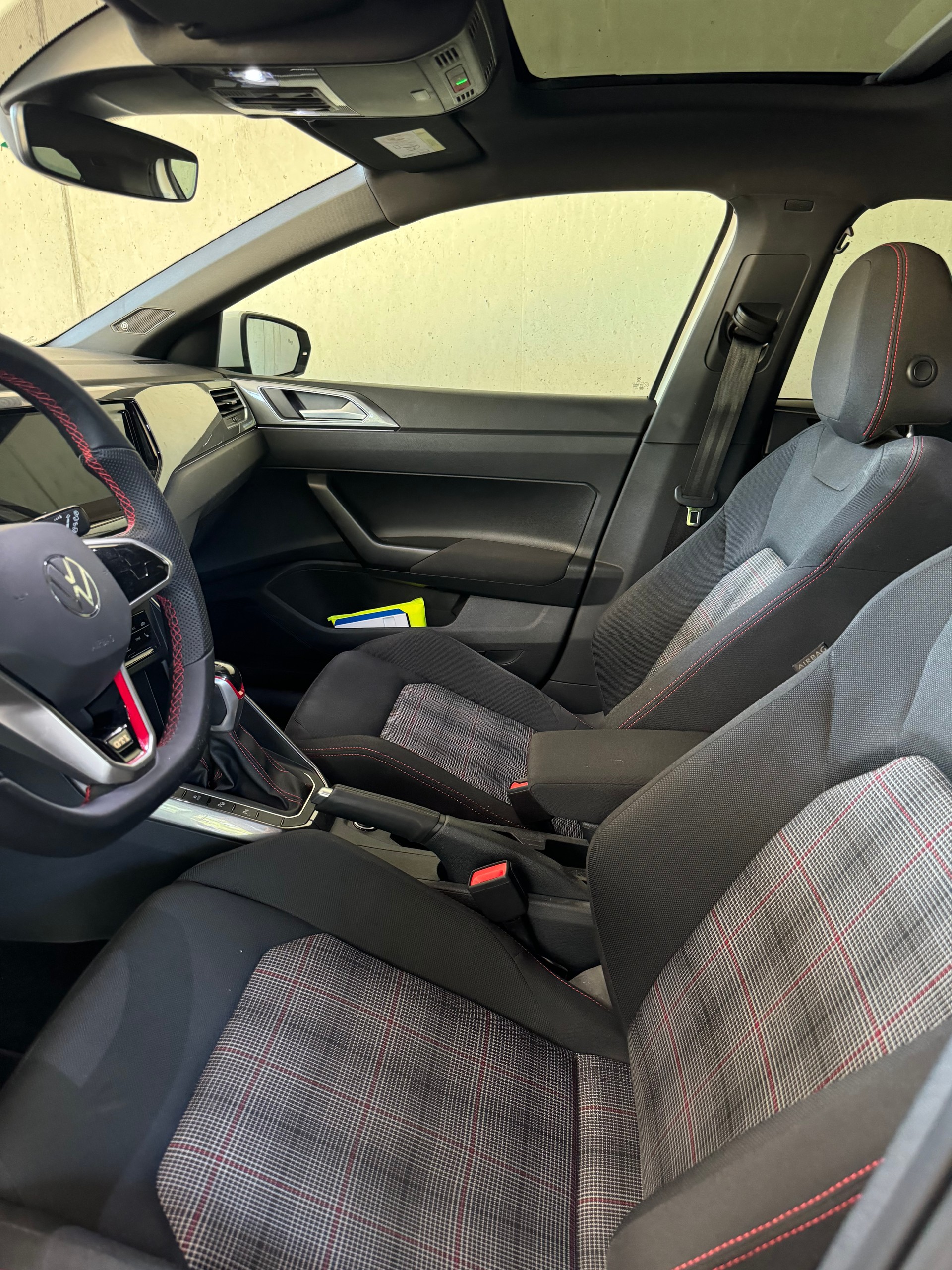 VW Polo 2.0 TSI GTI DSG-image-5