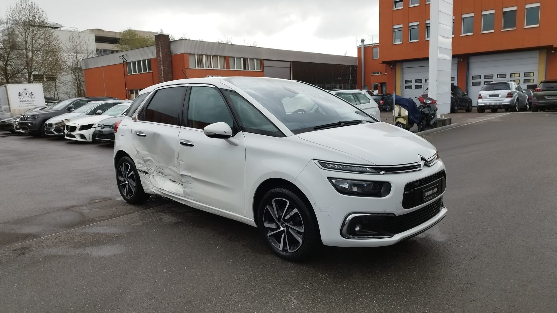 CITROEN C4 Picasso 1.2 Pure Tech Feel EAT6-image-5