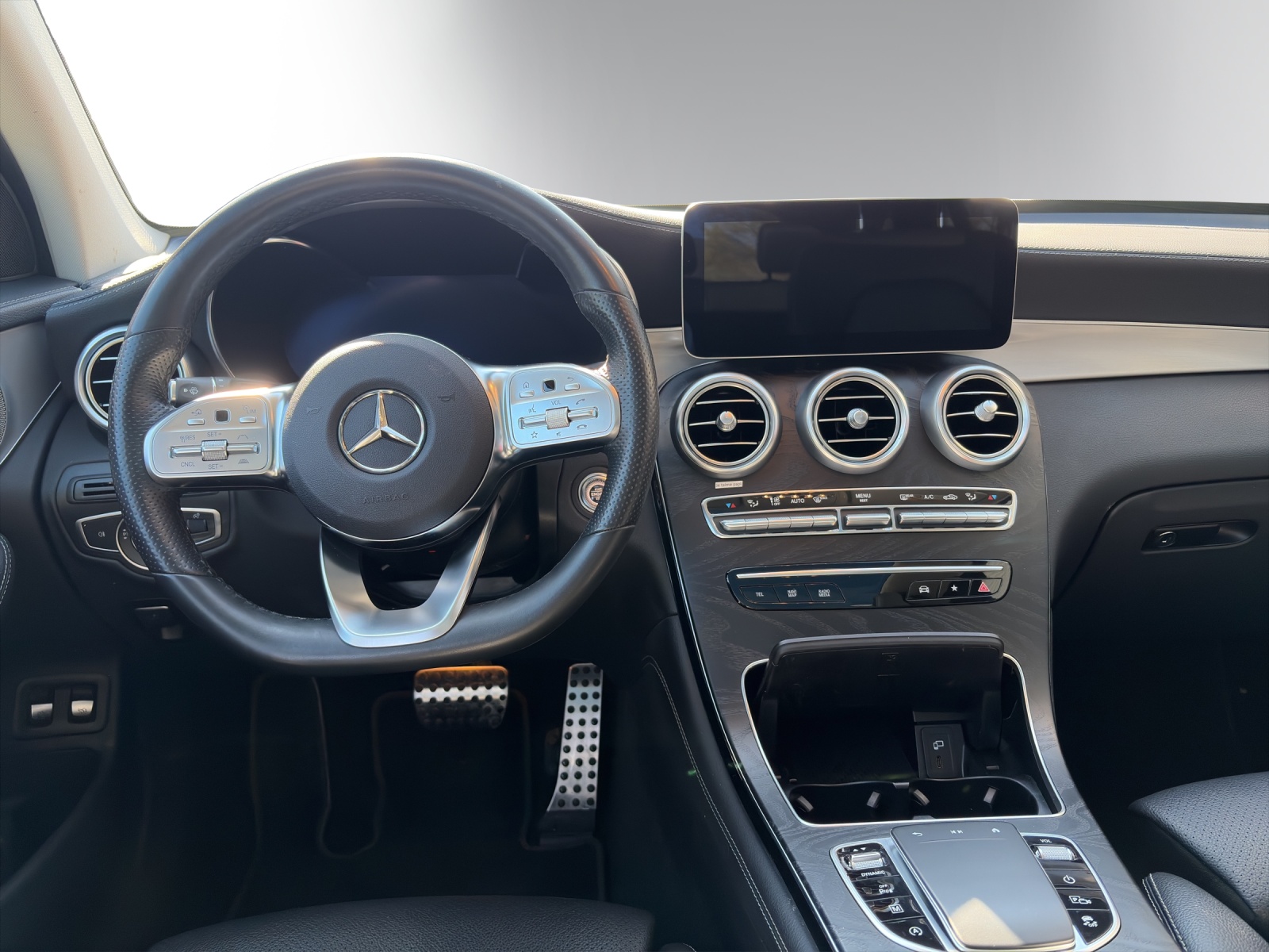 MERCEDES-BENZ GLC 300 AMG Line 4Matic-image-10