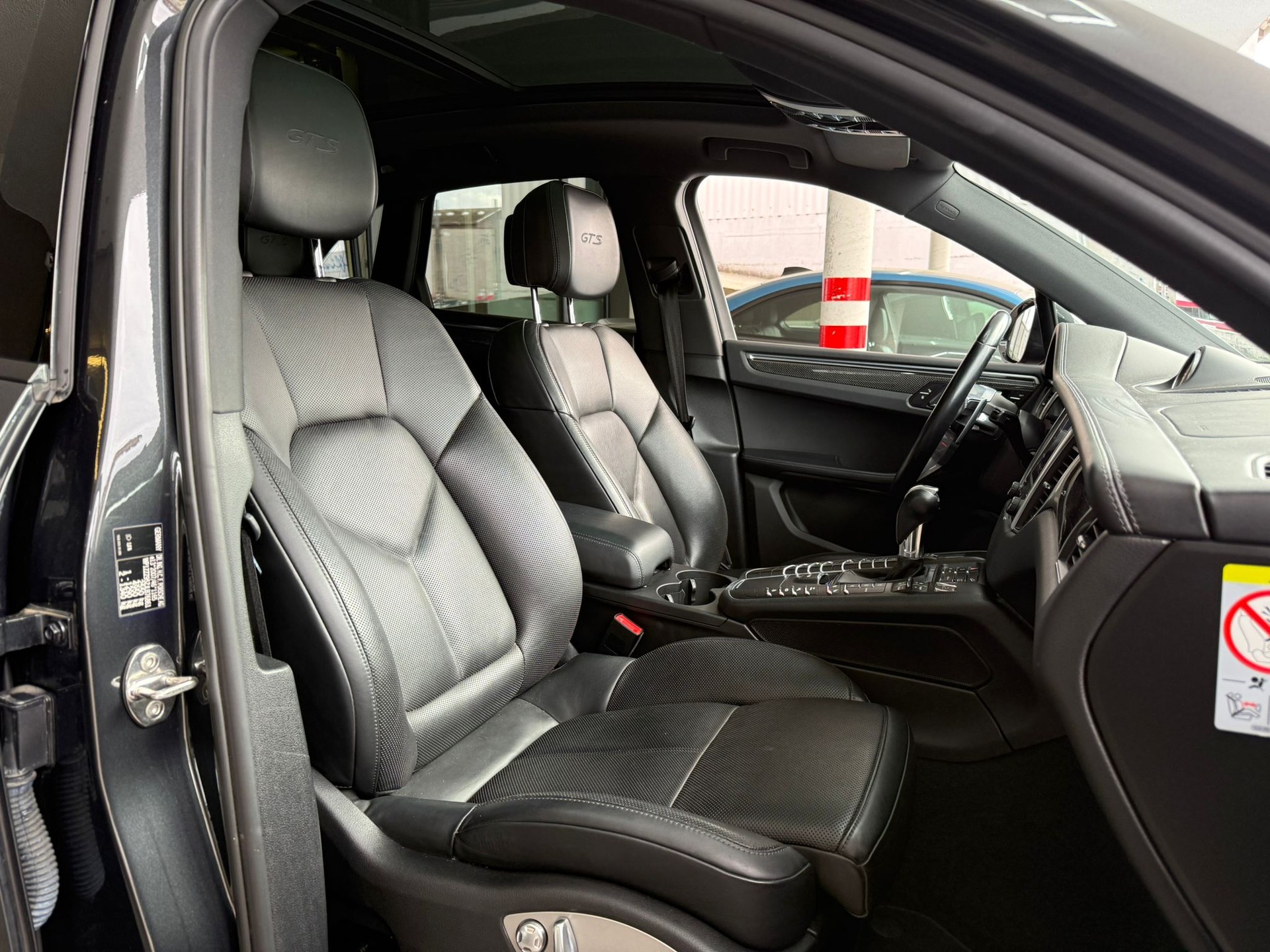 PORSCHE Macan GTS PDK-image-17