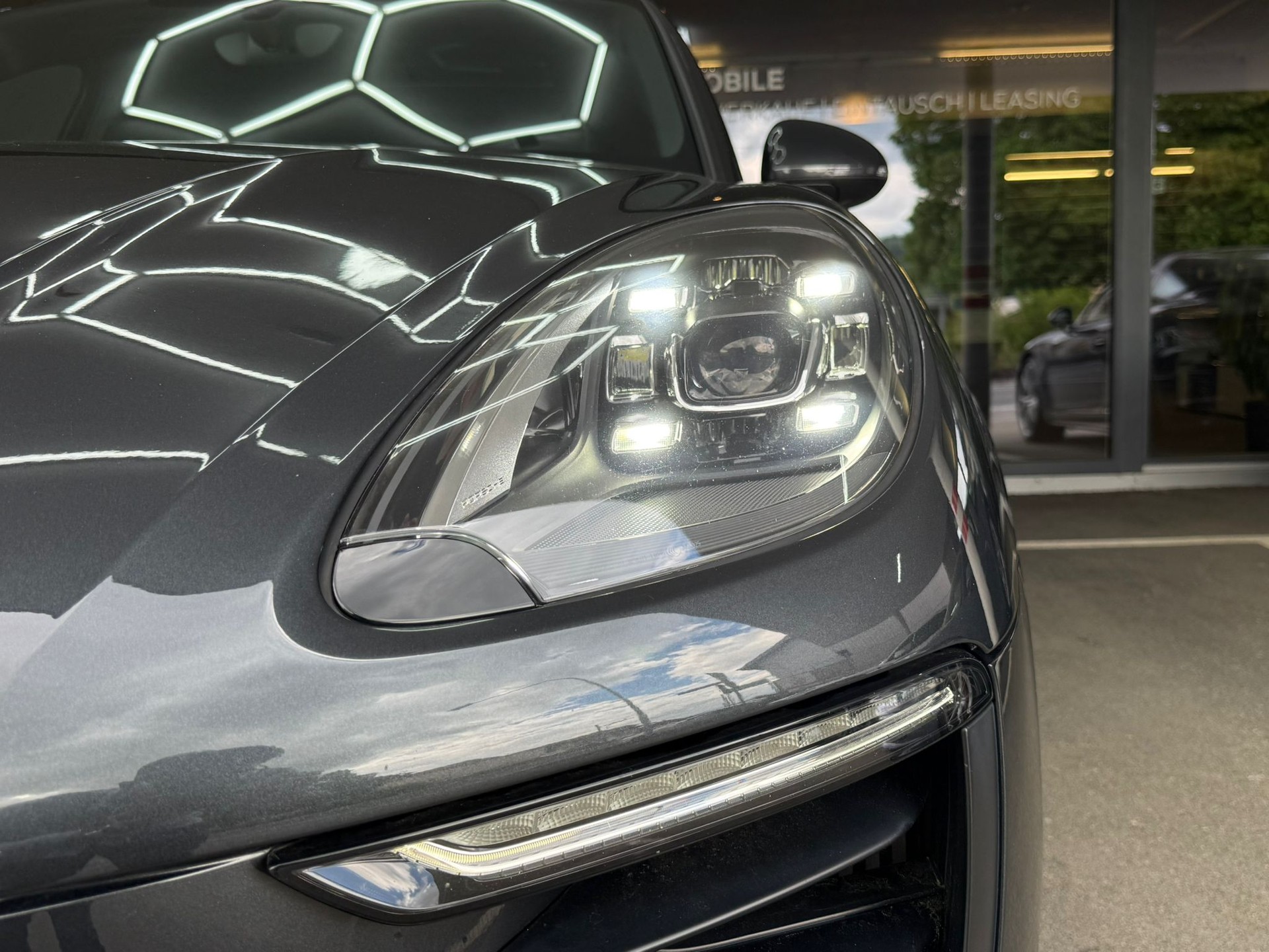 PORSCHE Macan GTS PDK-showroom-element-3