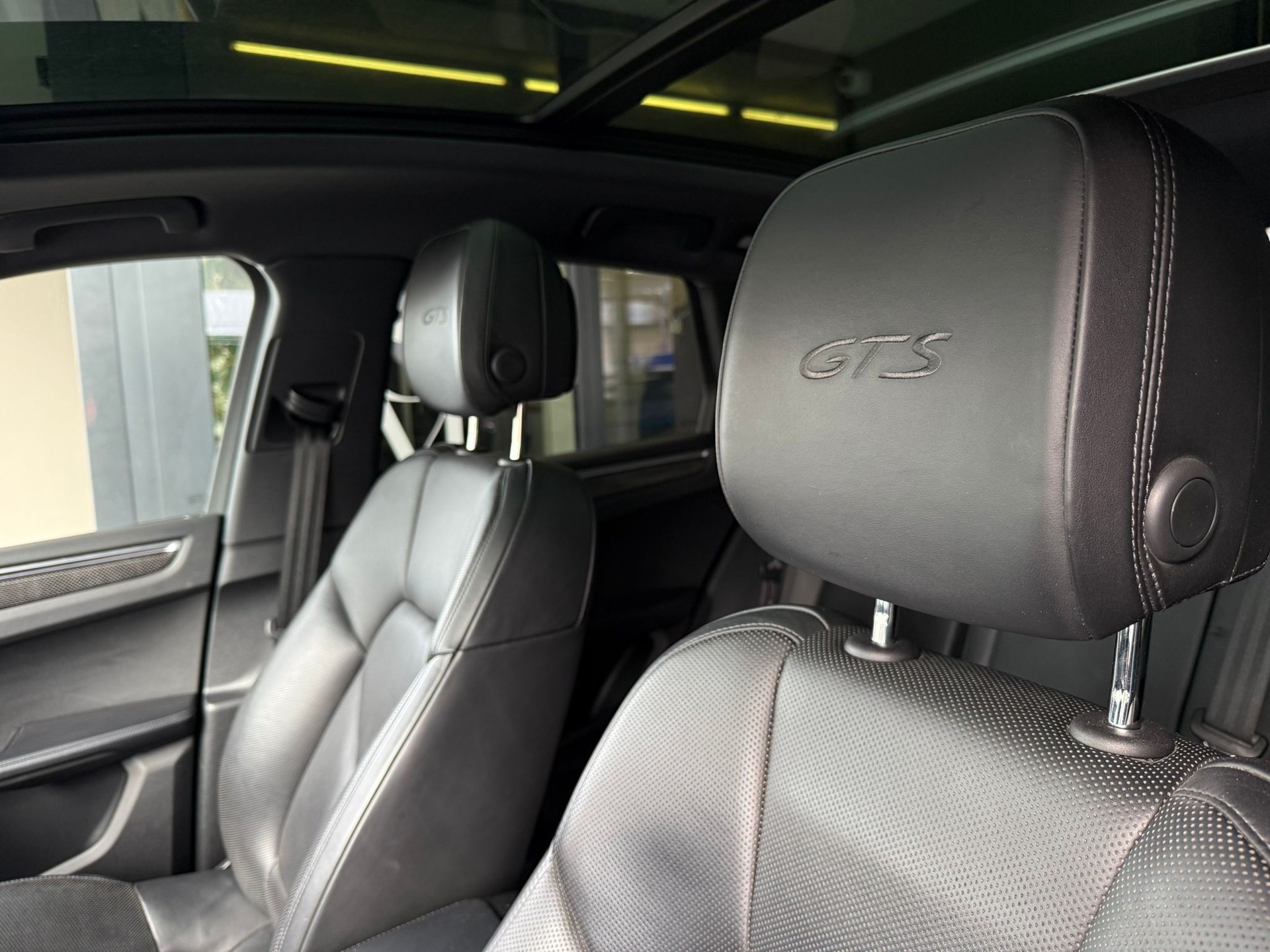 PORSCHE Macan GTS PDK-image-15